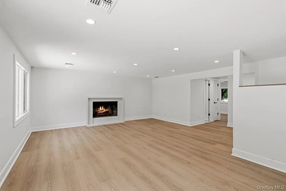 43 Bucknell Drive, Oyster Bay, NY, 5 Bedrooms Bedrooms, 12 Rooms Rooms,3 BathroomsBathrooms,Residential,For Rent,Bucknell,0,1009110 43 Bucknell Drive, Oyster Bay, NY, 5 Bedrooms Bedrooms, 12 Rooms Rooms,3 BathroomsBathrooms,Residential,For Rent,Bucknell,0,1009110