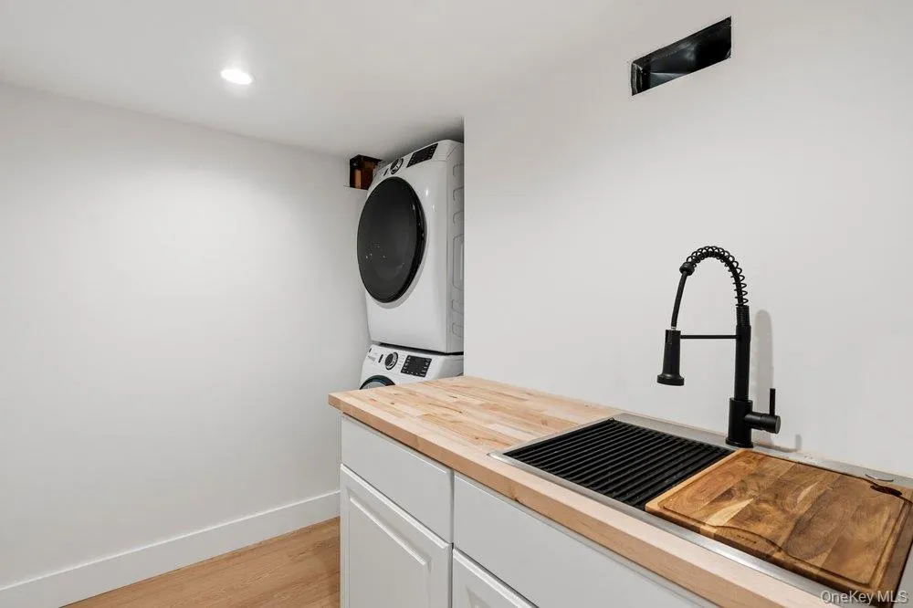 43 Bucknell Drive, Oyster Bay, NY, 5 Bedrooms Bedrooms, 12 Rooms Rooms,3 BathroomsBathrooms,Residential,For Rent,Bucknell,0,1009110 43 Bucknell Drive, Oyster Bay, NY, 5 Bedrooms Bedrooms, 12 Rooms Rooms,3 BathroomsBathrooms,Residential,For Rent,Bucknell,0,1009110
