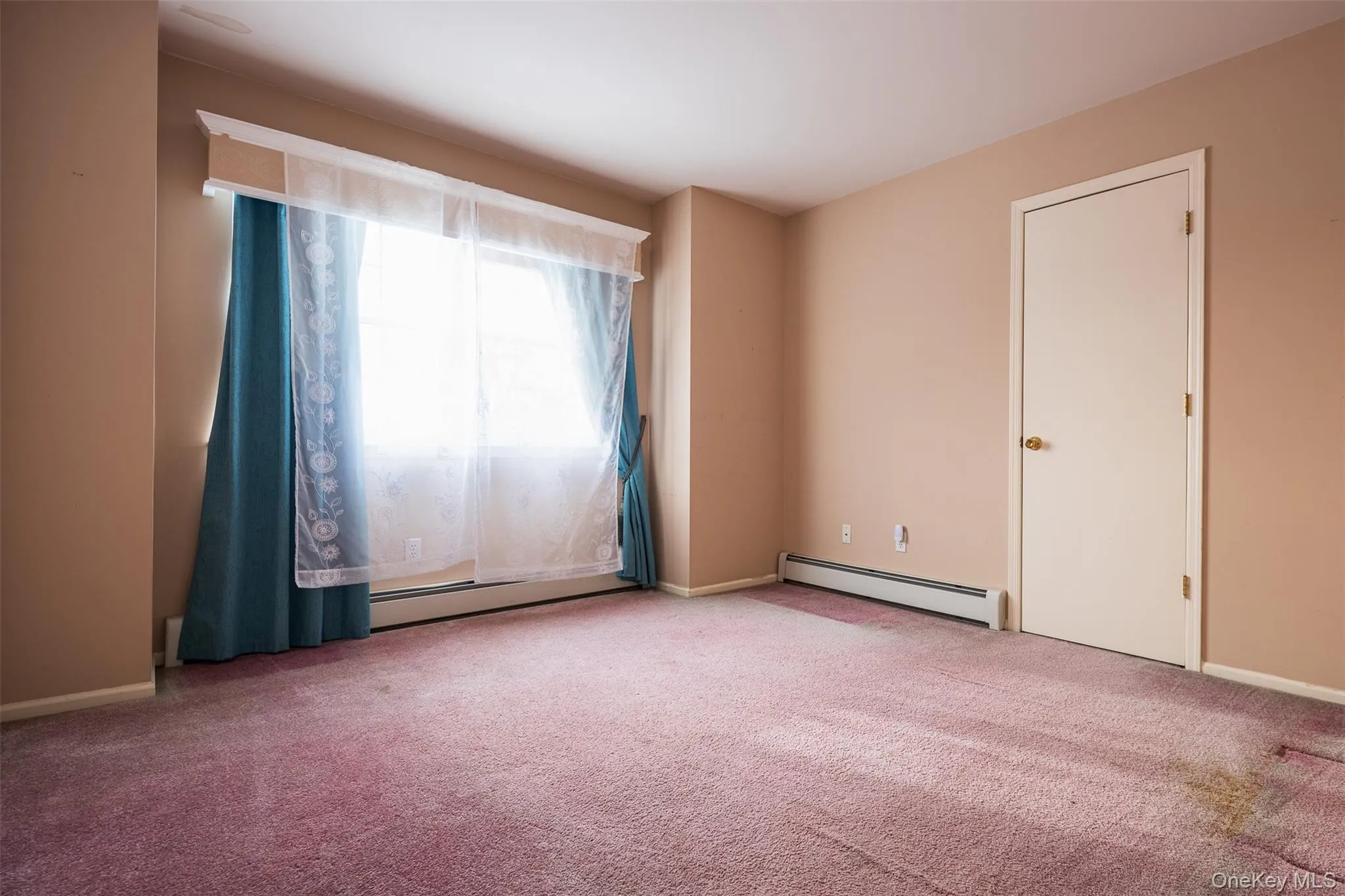 125 Northgate Circle, Riverhead, NY, 4 Bedrooms Bedrooms, 8 Rooms Rooms,2 BathroomsBathrooms,Residential,For Rent,Northgate,0,1009113 125 Northgate Circle, Riverhead, NY, 4 Bedrooms Bedrooms, 8 Rooms Rooms,2 BathroomsBathrooms,Residential,For Rent,Northgate,0,1009113