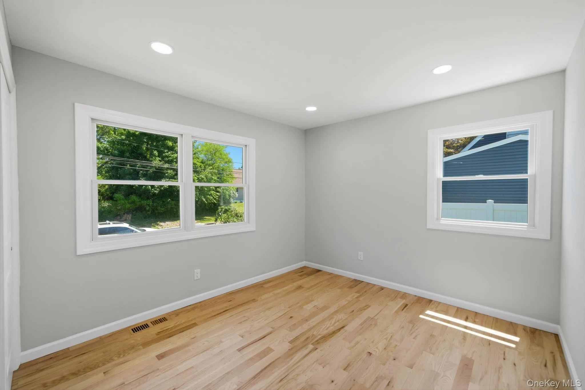 14 Reizen Avenue, Brookhaven, NY, 3 Bedrooms Bedrooms, 6 Rooms Rooms,2 BathroomsBathrooms,Residential,For Rent,Reizen,0,1009118 14 Reizen Avenue, Brookhaven, NY, 3 Bedrooms Bedrooms, 6 Rooms Rooms,2 BathroomsBathrooms,Residential,For Rent,Reizen,0,1009118