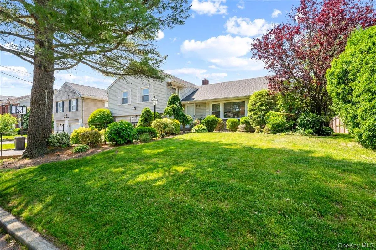 842 Fiske Street, Hempstead, NY, 4 Bedrooms Bedrooms, 9 Rooms Rooms,2 BathroomsBathrooms,Residential,For Rent,Fiske,0,1009119 842 Fiske Street, Hempstead, NY, 4 Bedrooms Bedrooms, 9 Rooms Rooms,2 BathroomsBathrooms,Residential,For Rent,Fiske,0,1009119