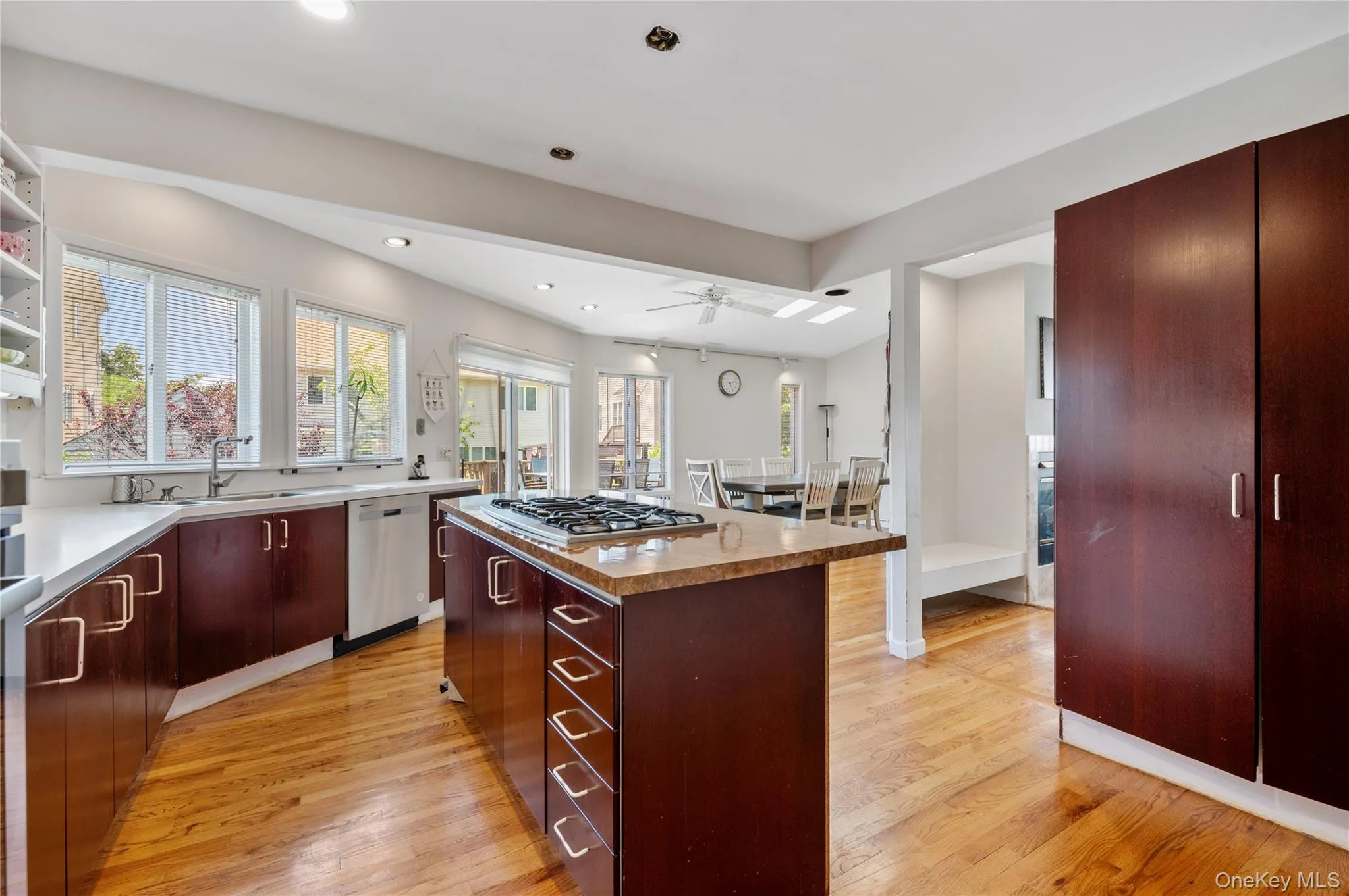 842 Fiske Street, Hempstead, NY, 4 Bedrooms Bedrooms, 9 Rooms Rooms,2 BathroomsBathrooms,Residential,For Rent,Fiske,0,1009119 842 Fiske Street, Hempstead, NY, 4 Bedrooms Bedrooms, 9 Rooms Rooms,2 BathroomsBathrooms,Residential,For Rent,Fiske,0,1009119
