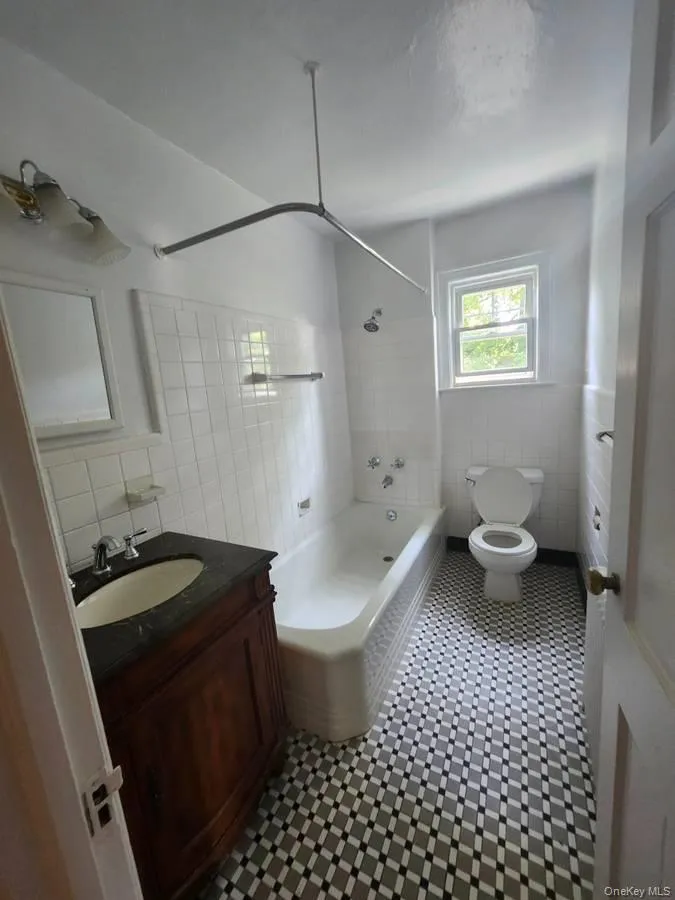 4641 Hanford Street, New York, NY, 2 Bedrooms Bedrooms, 6 Rooms Rooms,1 BathroomBathrooms,Residential Lease,For Rent,Hanford,0,1009129 4641 Hanford Street, New York, NY, 2 Bedrooms Bedrooms, 6 Rooms Rooms,1 BathroomBathrooms,Residential Lease,For Rent,Hanford,0,1009129