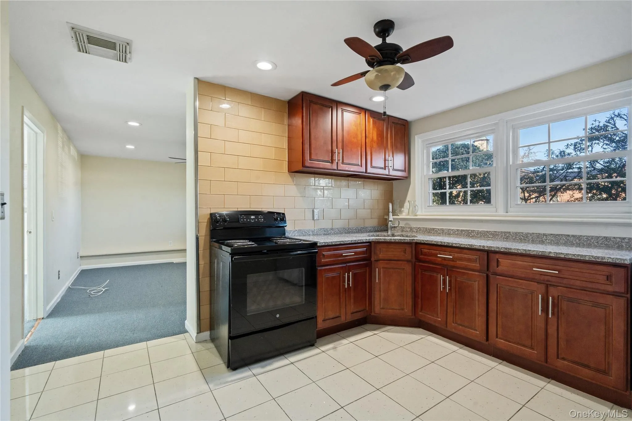 445 Wellwood Avenue, Babylon, NY, 1 Bedroom Bedrooms, 3 Rooms Rooms,1 BathroomBathrooms,Residential Lease,For Rent,Wellwood,0,1009131 445 Wellwood Avenue, Babylon, NY, 1 Bedroom Bedrooms, 3 Rooms Rooms,1 BathroomBathrooms,Residential Lease,For Rent,Wellwood,0,1009131