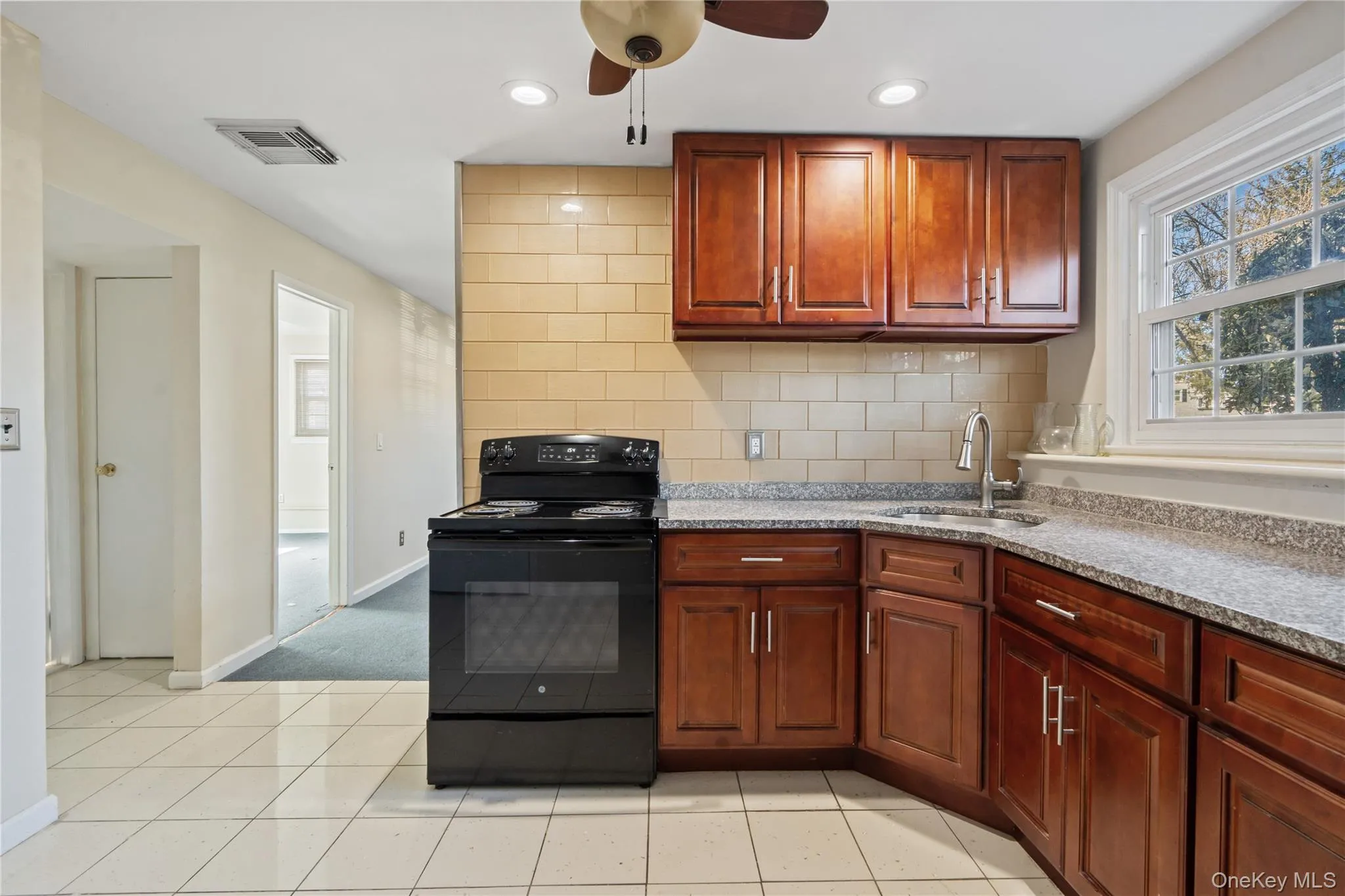 445 Wellwood Avenue, Babylon, NY, 1 Bedroom Bedrooms, 3 Rooms Rooms,1 BathroomBathrooms,Residential Lease,For Rent,Wellwood,0,1009131 445 Wellwood Avenue, Babylon, NY, 1 Bedroom Bedrooms, 3 Rooms Rooms,1 BathroomBathrooms,Residential Lease,For Rent,Wellwood,0,1009131
