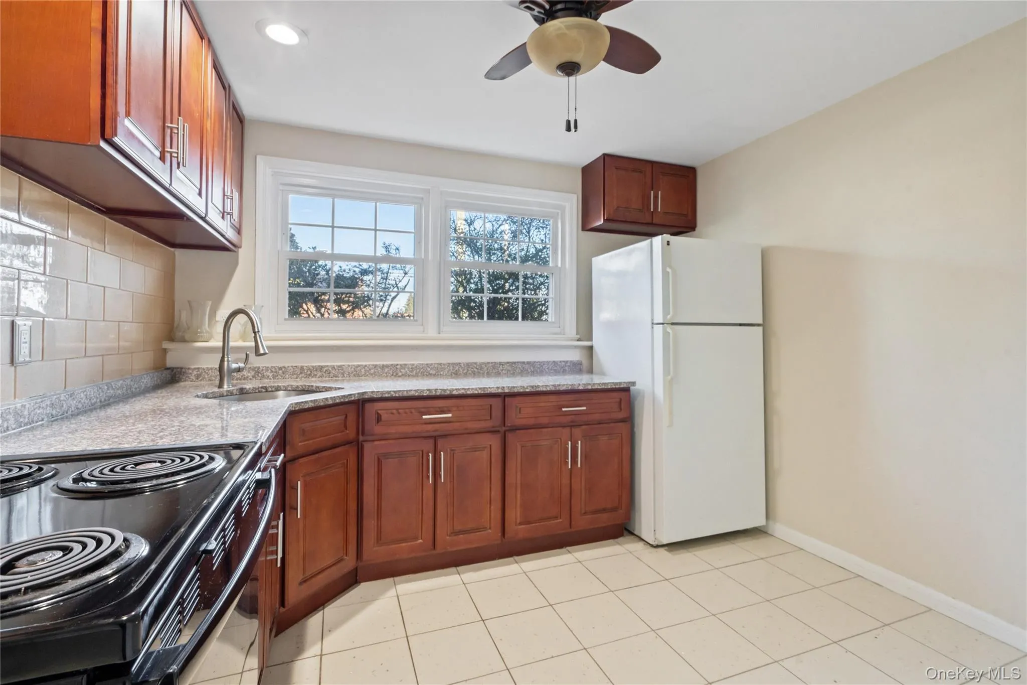 445 Wellwood Avenue, Babylon, NY, 1 Bedroom Bedrooms, 3 Rooms Rooms,1 BathroomBathrooms,Residential Lease,For Rent,Wellwood,0,1009131 445 Wellwood Avenue, Babylon, NY, 1 Bedroom Bedrooms, 3 Rooms Rooms,1 BathroomBathrooms,Residential Lease,For Rent,Wellwood,0,1009131