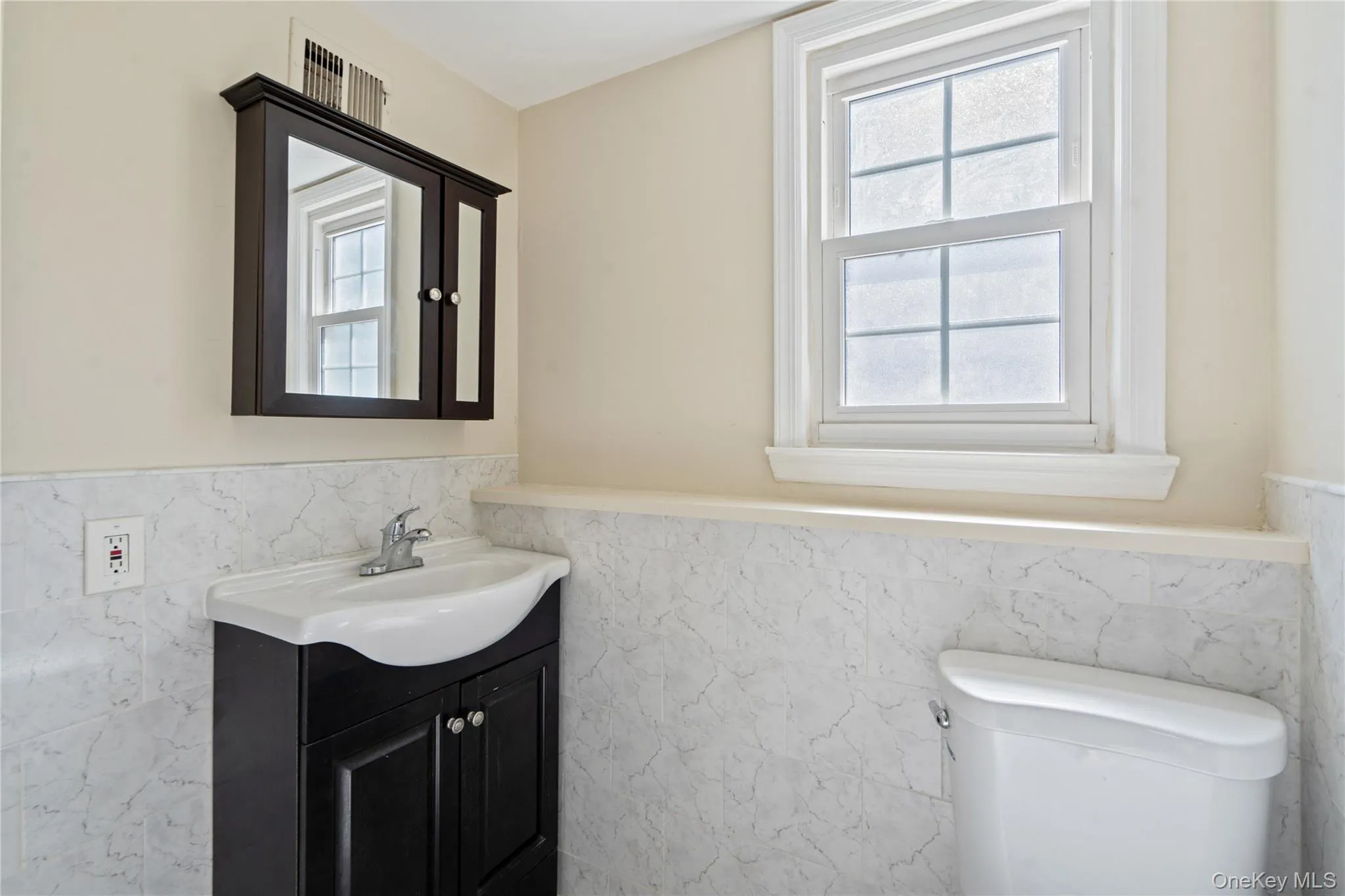 445 Wellwood Avenue, Babylon, NY, 1 Bedroom Bedrooms, 3 Rooms Rooms,1 BathroomBathrooms,Residential Lease,For Rent,Wellwood,0,1009131 445 Wellwood Avenue, Babylon, NY, 1 Bedroom Bedrooms, 3 Rooms Rooms,1 BathroomBathrooms,Residential Lease,For Rent,Wellwood,0,1009131
