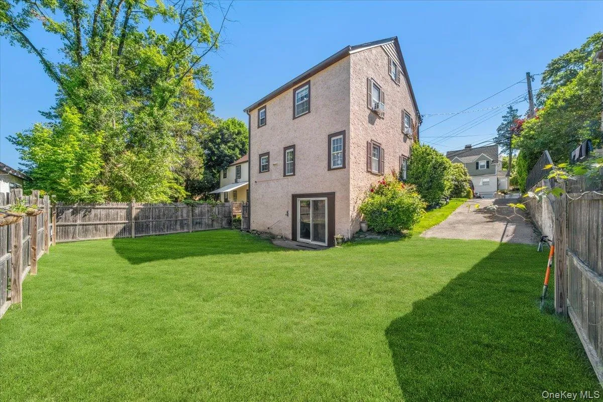 large grassy yard is flat & usable large grassy yard is flat & usable