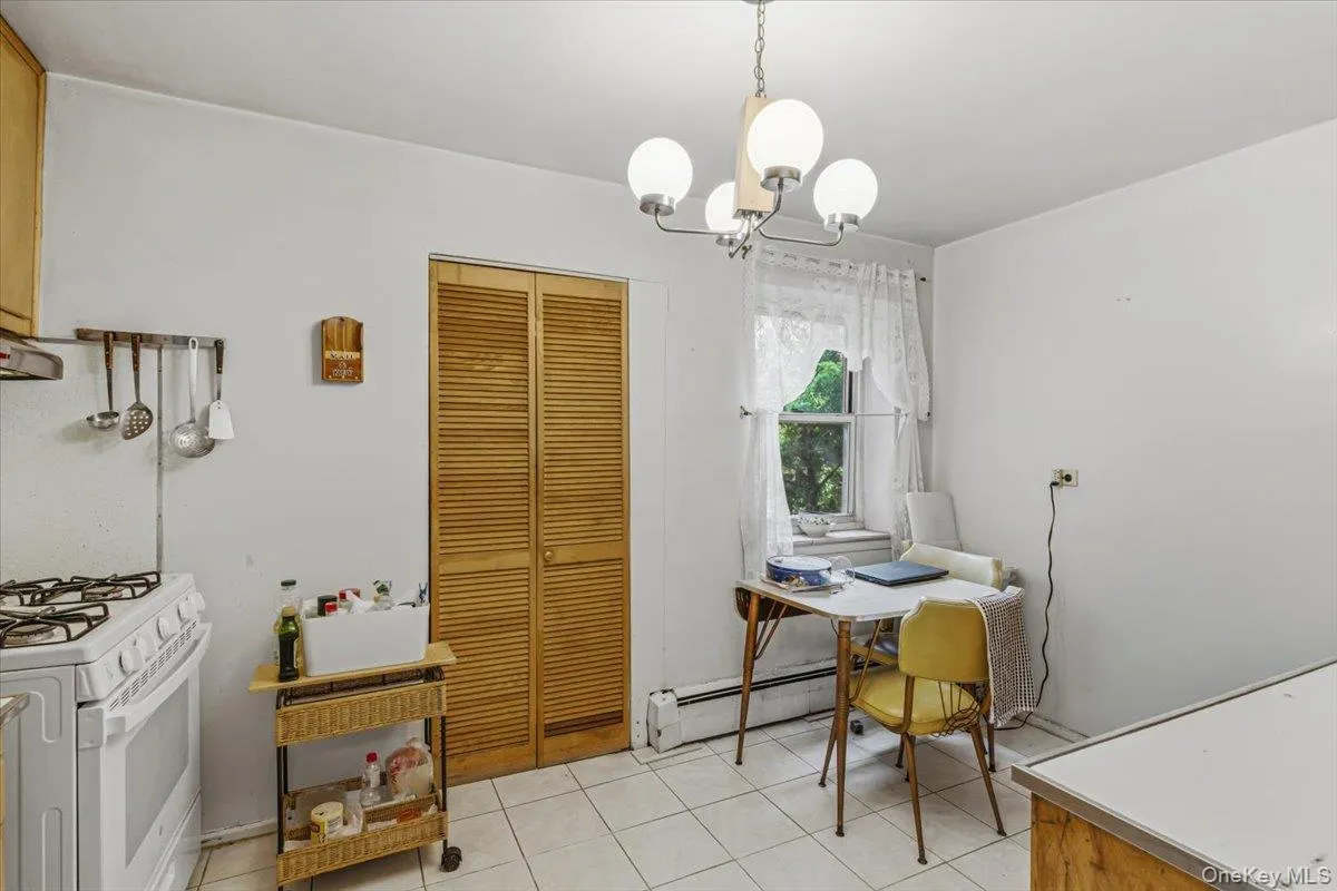 Large Eat in Kitchen Showing Breakfast Area Large Eat in Kitchen Showing Breakfast Area