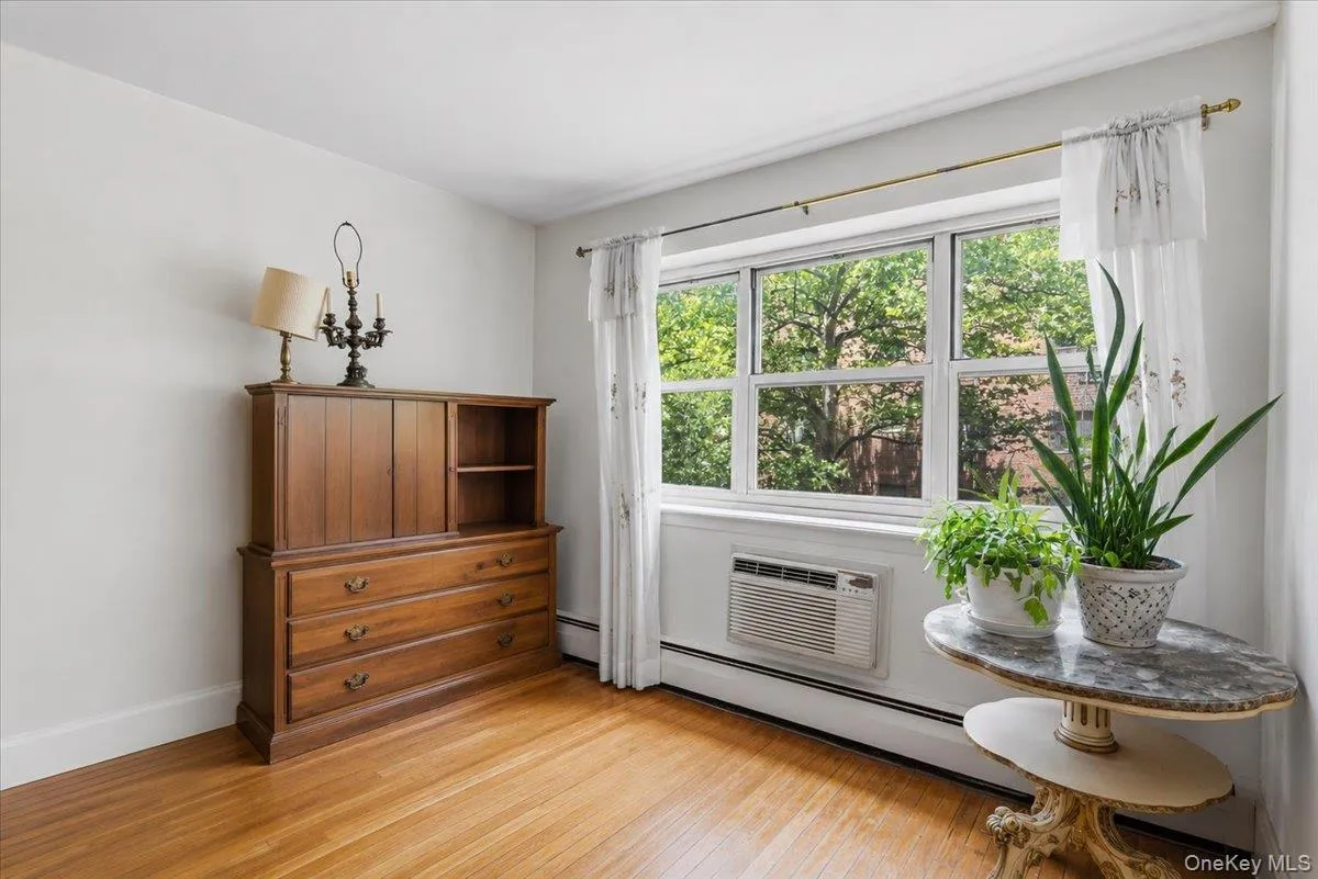 99-10 60th Avenue, New York, NY, 1 Bedroom Bedrooms, 4 Rooms Rooms,1 BathroomBathrooms,Residential,For Rent,60th,0,1009140 99-10 60th Avenue, New York, NY, 1 Bedroom Bedrooms, 4 Rooms Rooms,1 BathroomBathrooms,Residential,For Rent,60th,0,1009140