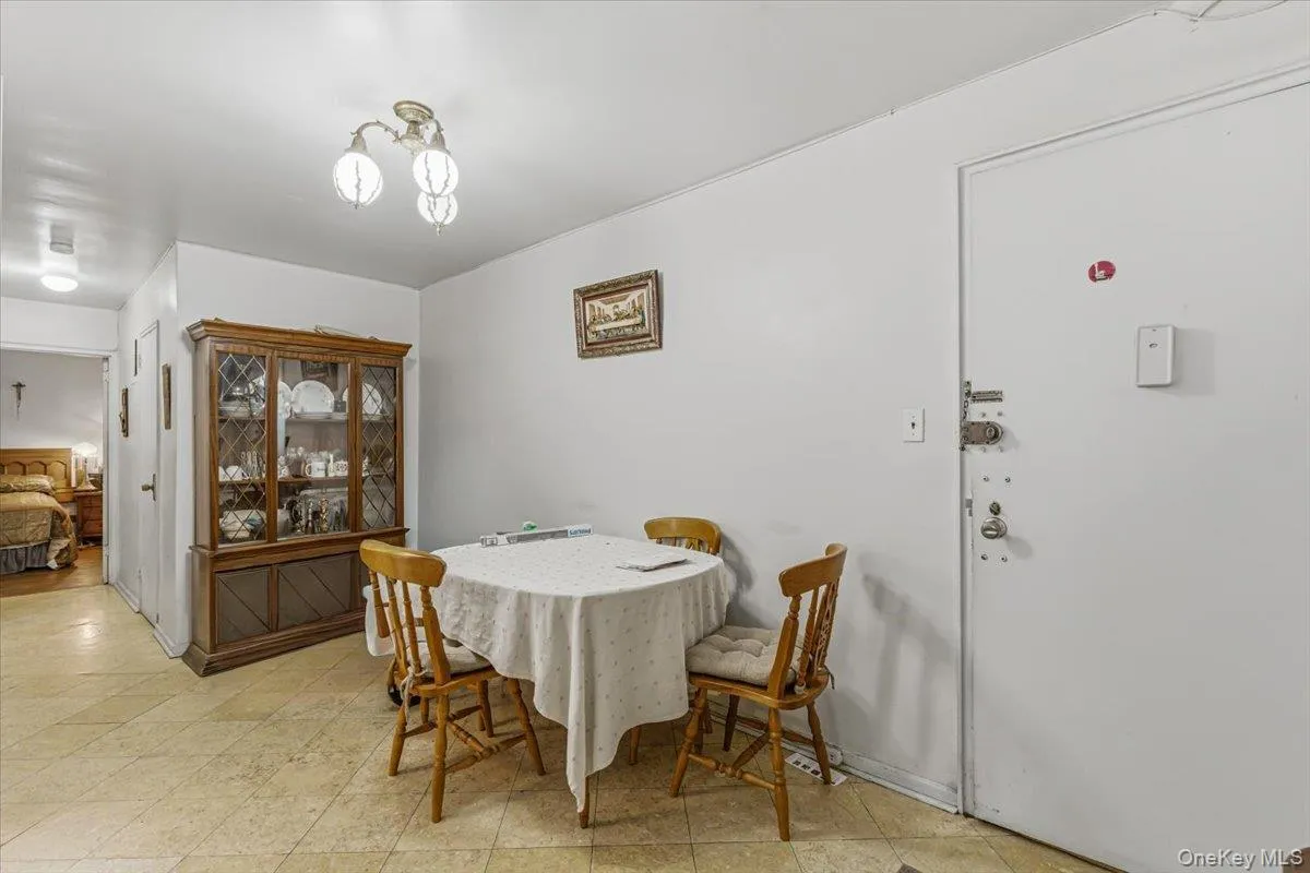 99-10 60th Avenue, New York, NY, 1 Bedroom Bedrooms, 4 Rooms Rooms,1 BathroomBathrooms,Residential,For Rent,60th,0,1009140 99-10 60th Avenue, New York, NY, 1 Bedroom Bedrooms, 4 Rooms Rooms,1 BathroomBathrooms,Residential,For Rent,60th,0,1009140