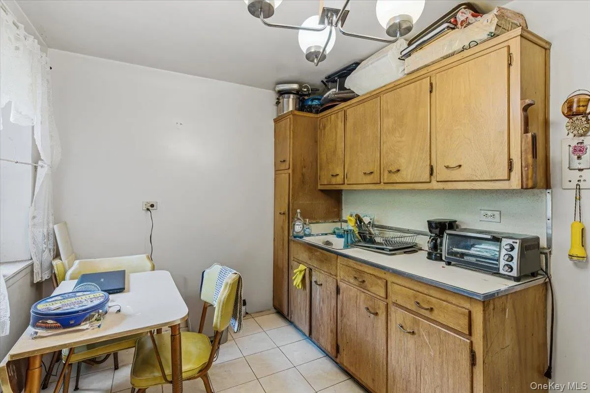 99-10 60th Avenue, New York, NY, 1 Bedroom Bedrooms, 4 Rooms Rooms,1 BathroomBathrooms,Residential,For Rent,60th,0,1009140 99-10 60th Avenue, New York, NY, 1 Bedroom Bedrooms, 4 Rooms Rooms,1 BathroomBathrooms,Residential,For Rent,60th,0,1009140