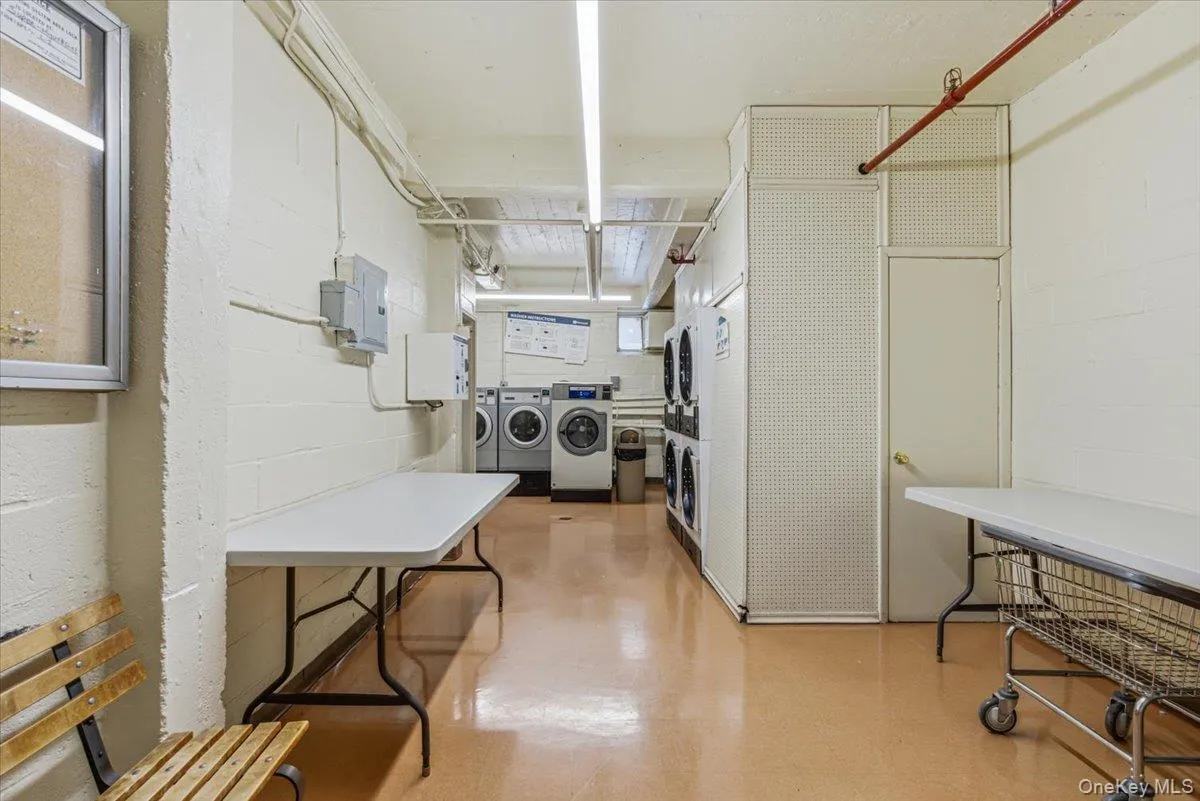 99-10 60th Avenue, New York, NY, 1 Bedroom Bedrooms, 4 Rooms Rooms,1 BathroomBathrooms,Residential,For Rent,60th,0,1009140 99-10 60th Avenue, New York, NY, 1 Bedroom Bedrooms, 4 Rooms Rooms,1 BathroomBathrooms,Residential,For Rent,60th,0,1009140