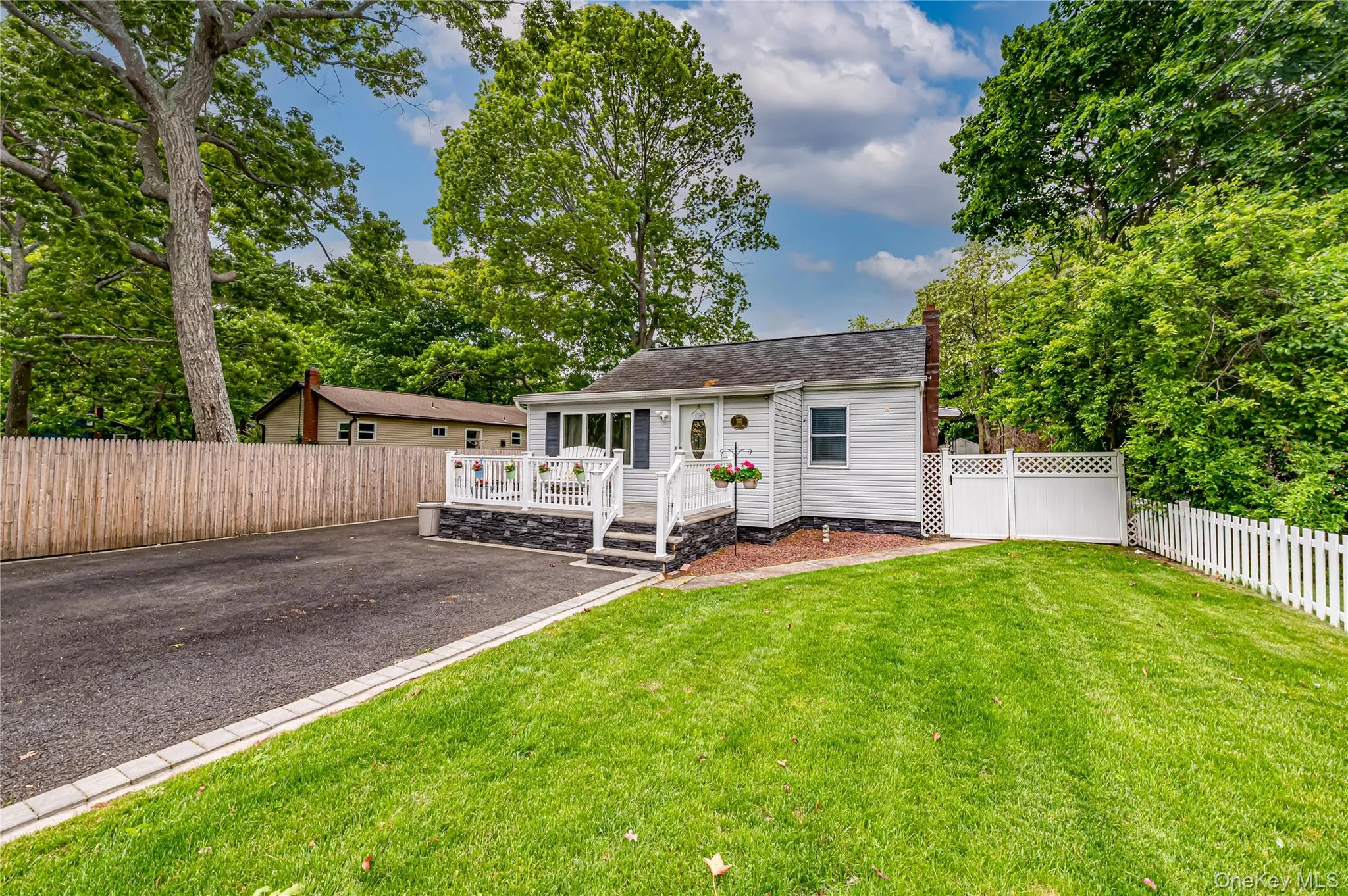 122 Church Drive, Brookhaven, NY, 2 Bedrooms Bedrooms, 5 Rooms Rooms,1 BathroomBathrooms,Residential,For Rent,Church,0,1009152 122 Church Drive, Brookhaven, NY, 2 Bedrooms Bedrooms, 5 Rooms Rooms,1 BathroomBathrooms,Residential,For Rent,Church,0,1009152