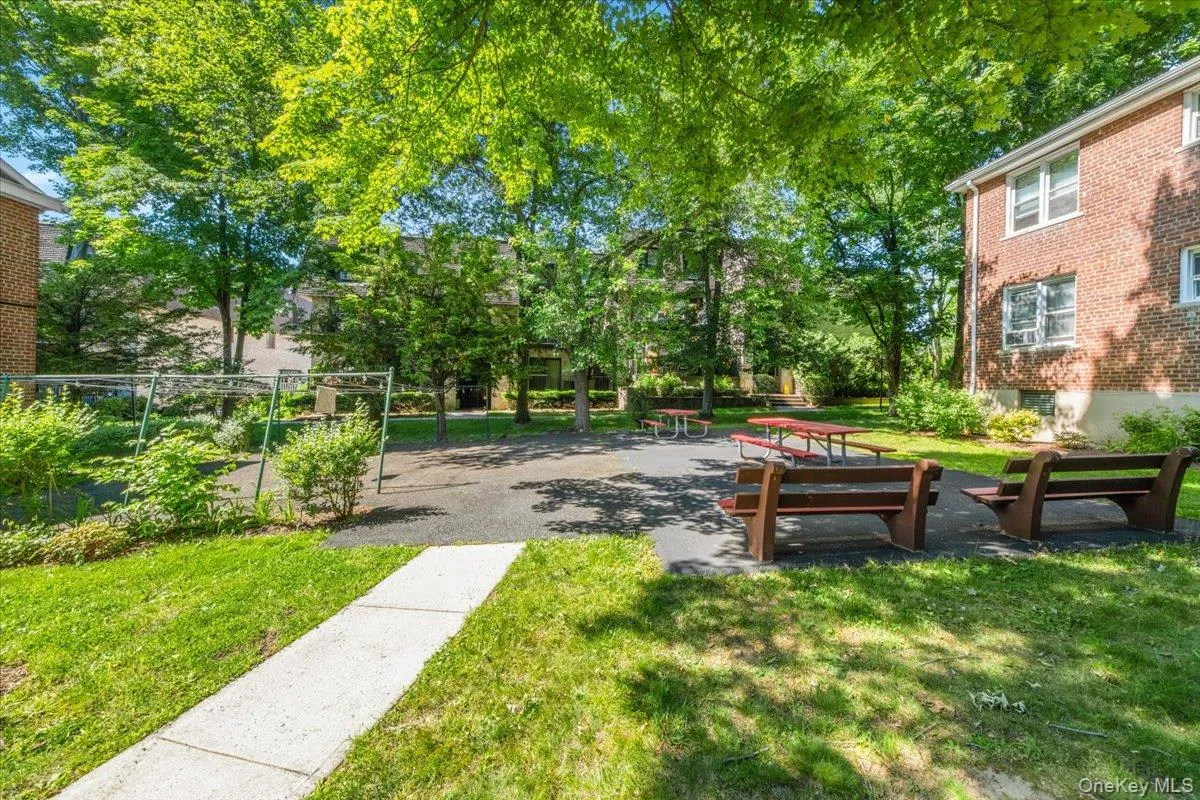 Community has outdoor patio/dining area for all residents to enjoy Community has outdoor patio/dining area for all residents to enjoy