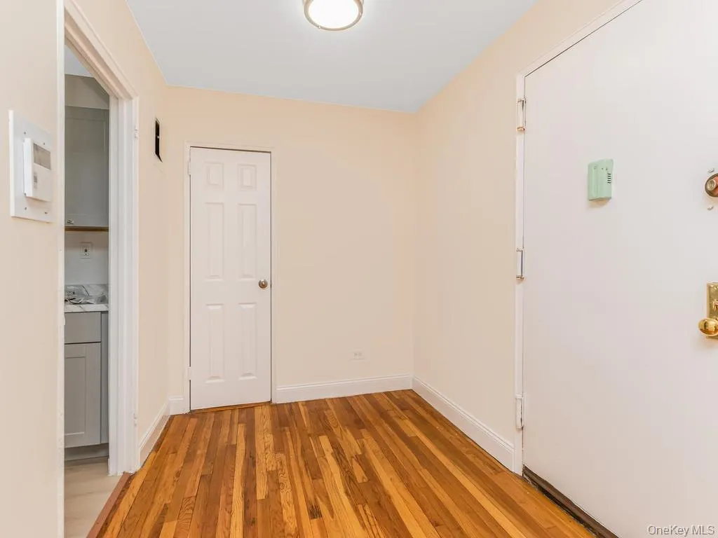 6485 Broadway, New York, NY, 2 Rooms Rooms,1 BathroomBathrooms,Residential,For Rent,Broadway,0,1009158 6485 Broadway, New York, NY, 2 Rooms Rooms,1 BathroomBathrooms,Residential,For Rent,Broadway,0,1009158