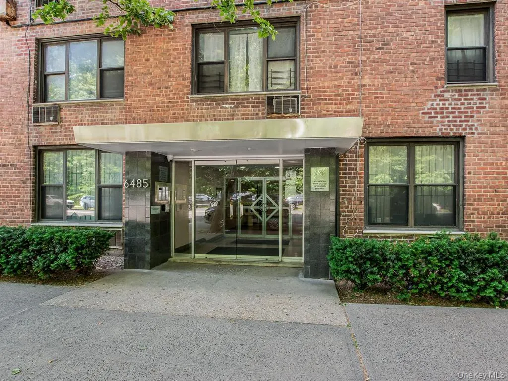 6485 Broadway, New York, NY, 2 Rooms Rooms,1 BathroomBathrooms,Residential,For Rent,Broadway,0,1009158 6485 Broadway, New York, NY, 2 Rooms Rooms,1 BathroomBathrooms,Residential,For Rent,Broadway,0,1009158