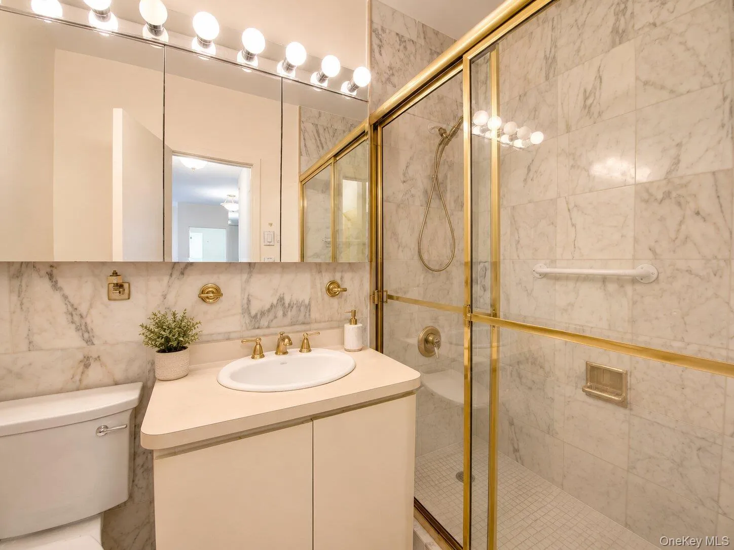 27010 Grand Central Parkway, New York, NY, 1 Bedroom Bedrooms, 4 Rooms Rooms,1 BathroomBathrooms,Residential,For Rent,Grand Central,0,1009163 27010 Grand Central Parkway, New York, NY, 1 Bedroom Bedrooms, 4 Rooms Rooms,1 BathroomBathrooms,Residential,For Rent,Grand Central,0,1009163