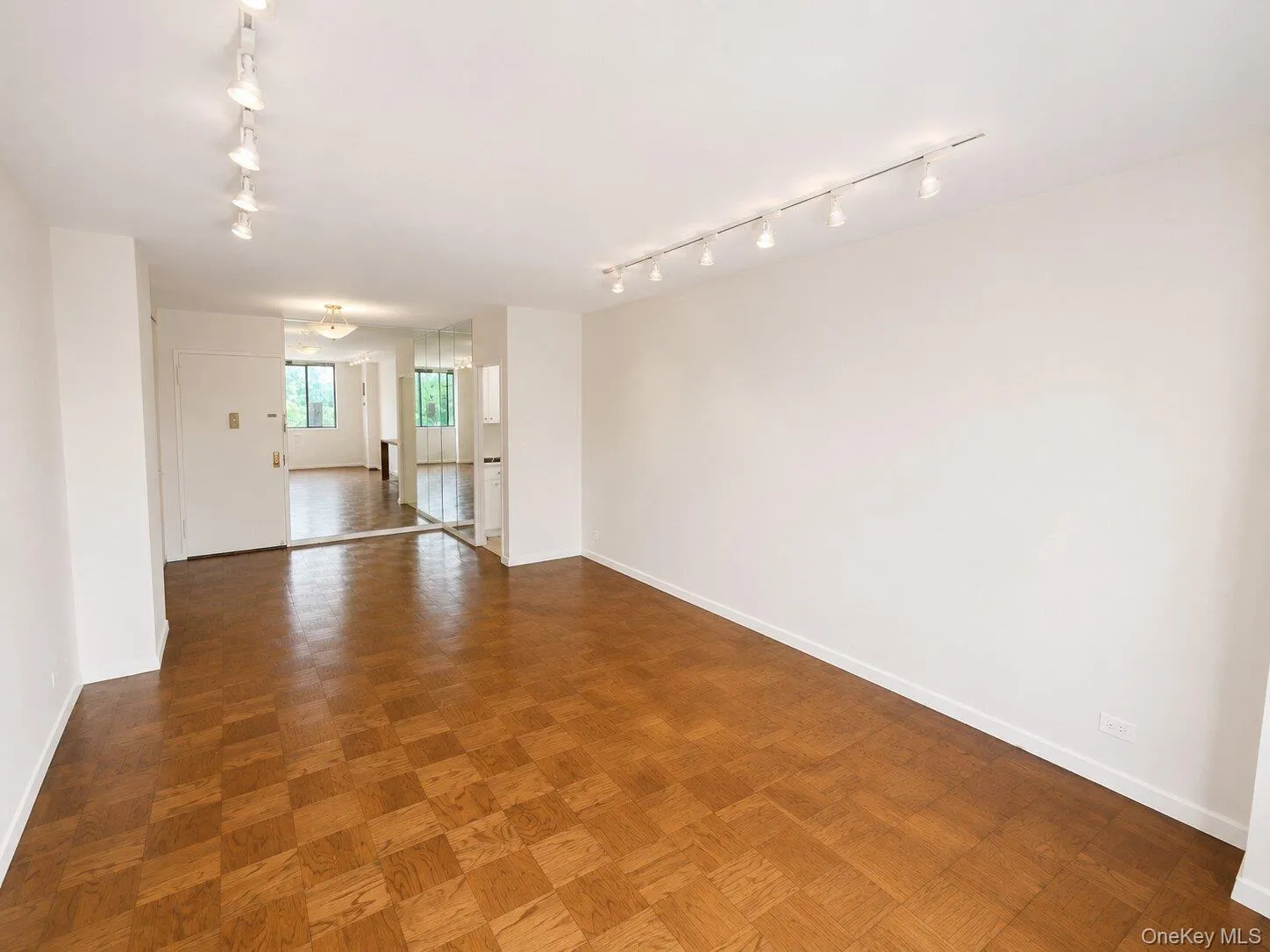 27010 Grand Central Parkway, New York, NY, 1 Bedroom Bedrooms, 4 Rooms Rooms,1 BathroomBathrooms,Residential,For Rent,Grand Central,0,1009163 27010 Grand Central Parkway, New York, NY, 1 Bedroom Bedrooms, 4 Rooms Rooms,1 BathroomBathrooms,Residential,For Rent,Grand Central,0,1009163