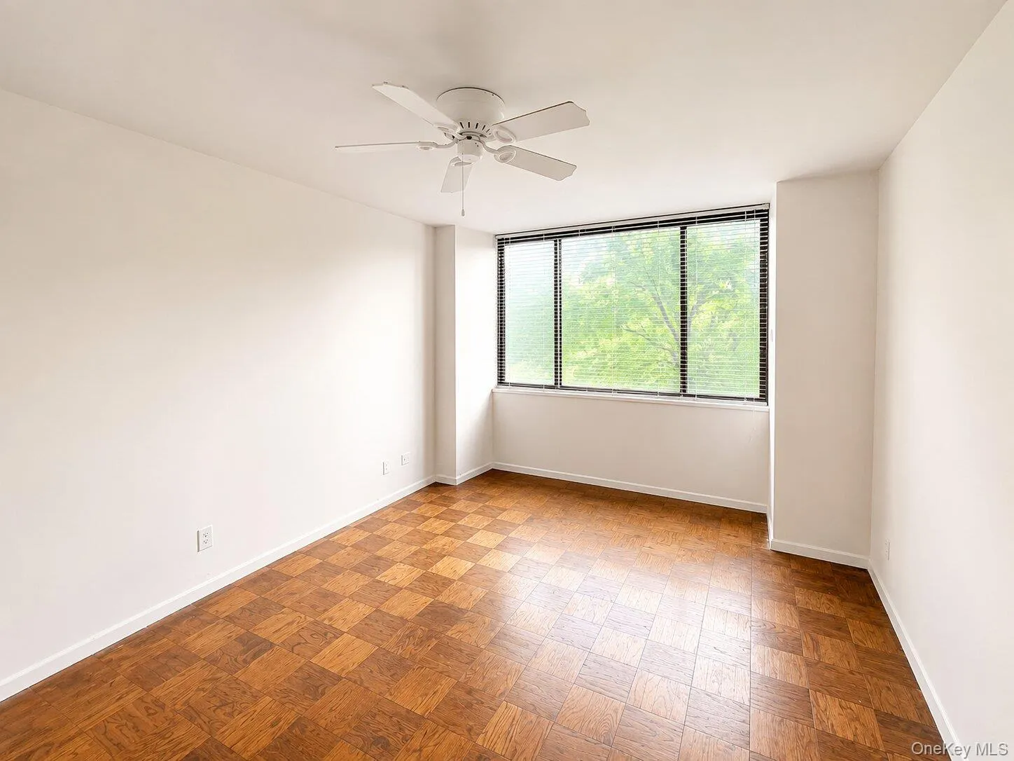 27010 Grand Central Parkway, New York, NY, 1 Bedroom Bedrooms, 4 Rooms Rooms,1 BathroomBathrooms,Residential,For Rent,Grand Central,0,1009163 27010 Grand Central Parkway, New York, NY, 1 Bedroom Bedrooms, 4 Rooms Rooms,1 BathroomBathrooms,Residential,For Rent,Grand Central,0,1009163