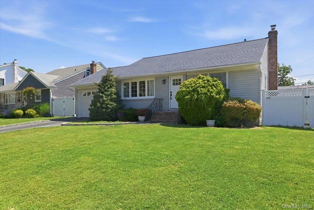 1829 Hannington Avenue, Hempstead, NY, 3 Bedrooms Bedrooms, 5 Rooms Rooms,2 BathroomsBathrooms,Residential,For Rent,Hannington,0,1009164 1829 Hannington Avenue, Hempstead, NY, 3 Bedrooms Bedrooms, 5 Rooms Rooms,2 BathroomsBathrooms,Residential,For Rent,Hannington,0,1009164