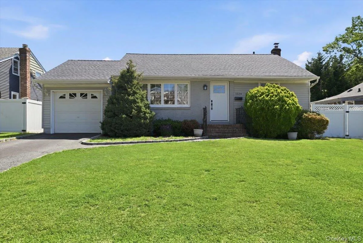 1829 Hannington Avenue, Hempstead, NY, 3 Bedrooms Bedrooms, 5 Rooms Rooms,2 BathroomsBathrooms,Residential,For Rent,Hannington,0,1009164 1829 Hannington Avenue, Hempstead, NY, 3 Bedrooms Bedrooms, 5 Rooms Rooms,2 BathroomsBathrooms,Residential,For Rent,Hannington,0,1009164