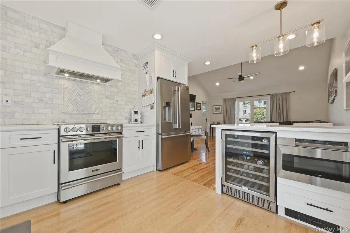 1829 Hannington Avenue, Hempstead, NY, 3 Bedrooms Bedrooms, 5 Rooms Rooms,2 BathroomsBathrooms,Residential,For Rent,Hannington,0,1009164 1829 Hannington Avenue, Hempstead, NY, 3 Bedrooms Bedrooms, 5 Rooms Rooms,2 BathroomsBathrooms,Residential,For Rent,Hannington,0,1009164