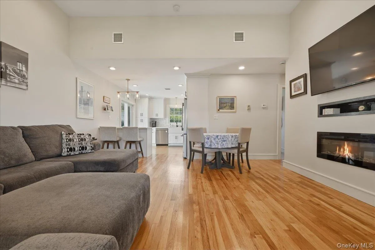 1829 Hannington Avenue, Hempstead, NY, 3 Bedrooms Bedrooms, 5 Rooms Rooms,2 BathroomsBathrooms,Residential,For Rent,Hannington,0,1009164 1829 Hannington Avenue, Hempstead, NY, 3 Bedrooms Bedrooms, 5 Rooms Rooms,2 BathroomsBathrooms,Residential,For Rent,Hannington,0,1009164