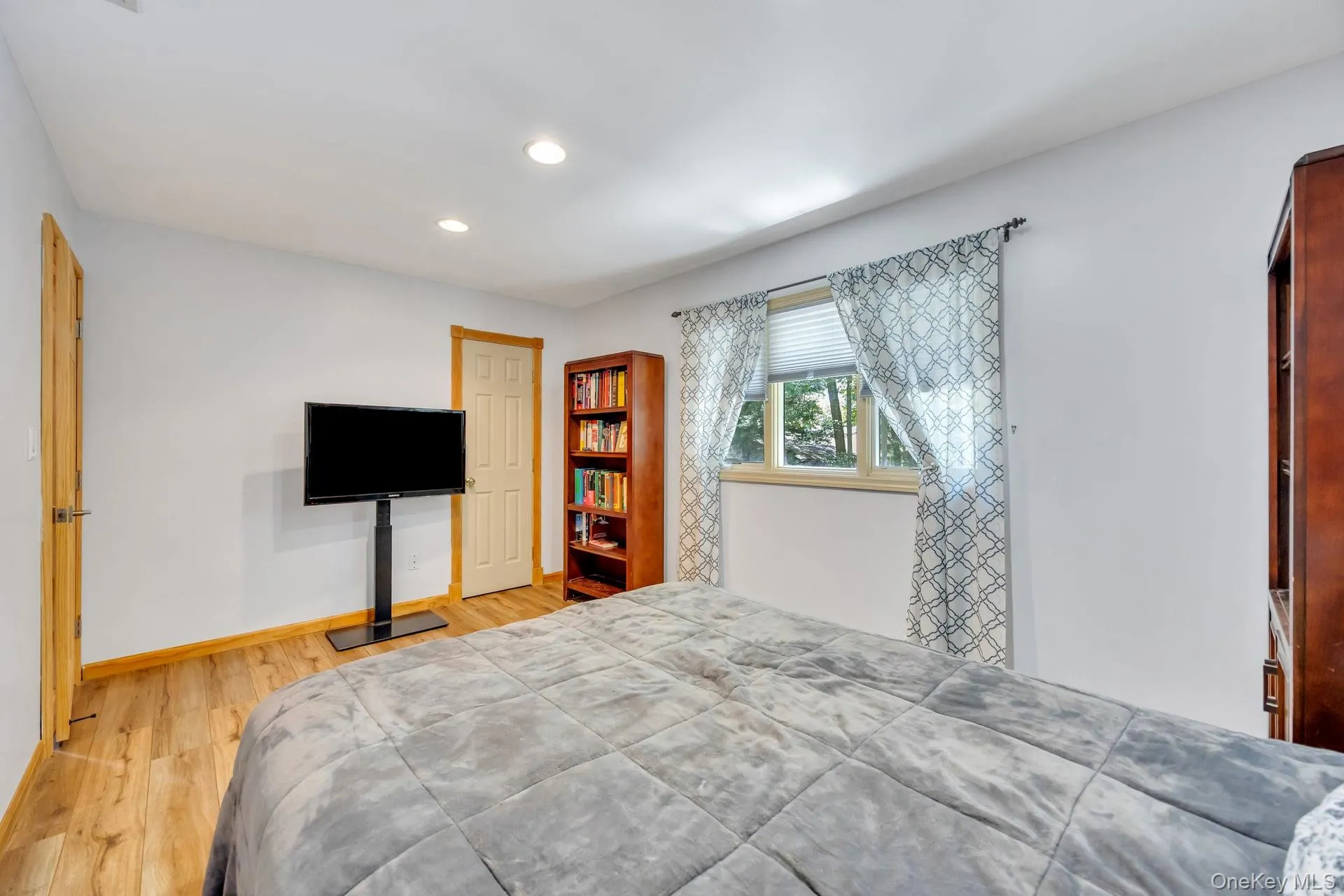 14 Russet Lane, Brookhaven, NY, 4 Bedrooms Bedrooms, 8 Rooms Rooms,2 BathroomsBathrooms,Residential,For Rent,Russet,0,1009166 14 Russet Lane, Brookhaven, NY, 4 Bedrooms Bedrooms, 8 Rooms Rooms,2 BathroomsBathrooms,Residential,For Rent,Russet,0,1009166