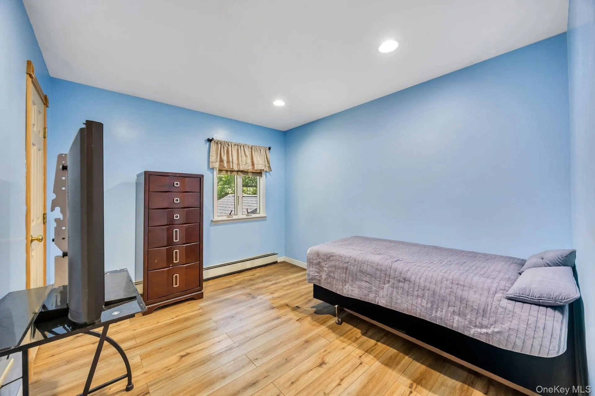 14 Russet Lane, Brookhaven, NY, 4 Bedrooms Bedrooms, 8 Rooms Rooms,2 BathroomsBathrooms,Residential,For Rent,Russet,0,1009166 14 Russet Lane, Brookhaven, NY, 4 Bedrooms Bedrooms, 8 Rooms Rooms,2 BathroomsBathrooms,Residential,For Rent,Russet,0,1009166