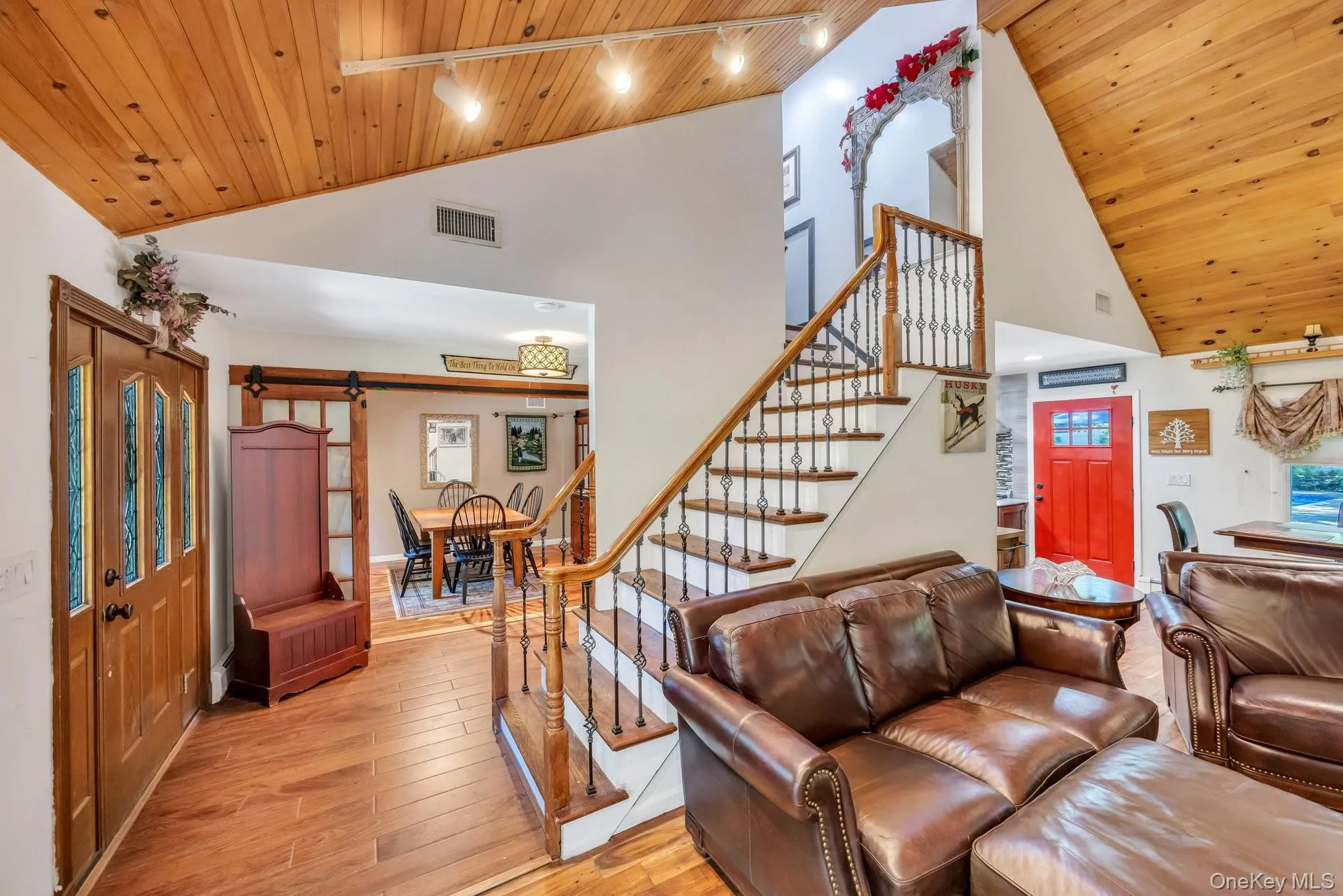 14 Russet Lane, Brookhaven, NY, 4 Bedrooms Bedrooms, 8 Rooms Rooms,2 BathroomsBathrooms,Residential,For Rent,Russet,0,1009166 14 Russet Lane, Brookhaven, NY, 4 Bedrooms Bedrooms, 8 Rooms Rooms,2 BathroomsBathrooms,Residential,For Rent,Russet,0,1009166