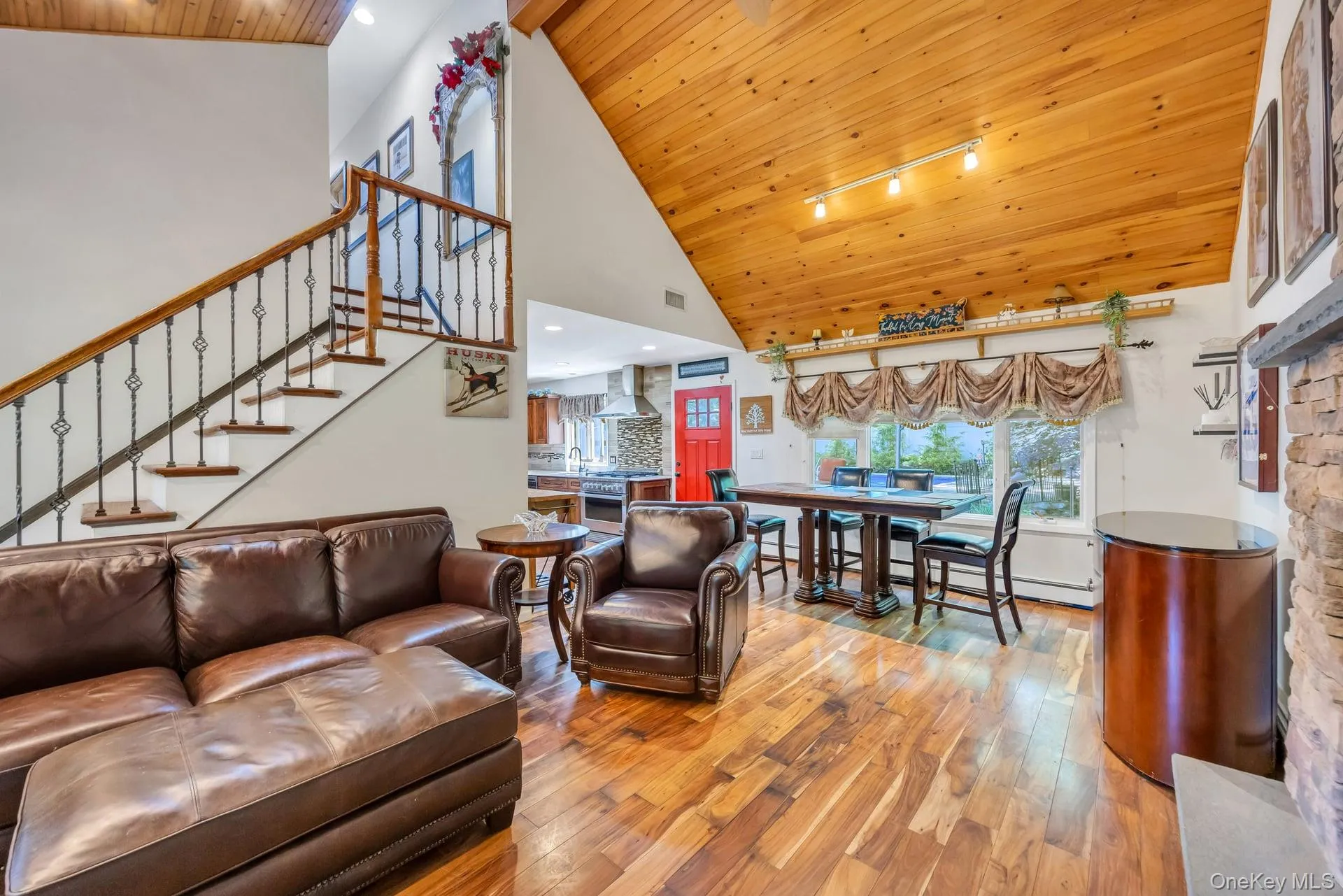 14 Russet Lane, Brookhaven, NY, 4 Bedrooms Bedrooms, 8 Rooms Rooms,2 BathroomsBathrooms,Residential,For Rent,Russet,0,1009166 14 Russet Lane, Brookhaven, NY, 4 Bedrooms Bedrooms, 8 Rooms Rooms,2 BathroomsBathrooms,Residential,For Rent,Russet,0,1009166