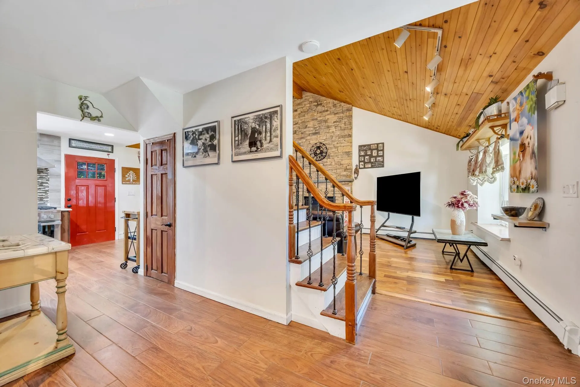 14 Russet Lane, Brookhaven, NY, 4 Bedrooms Bedrooms, 8 Rooms Rooms,2 BathroomsBathrooms,Residential,For Rent,Russet,0,1009166 14 Russet Lane, Brookhaven, NY, 4 Bedrooms Bedrooms, 8 Rooms Rooms,2 BathroomsBathrooms,Residential,For Rent,Russet,0,1009166