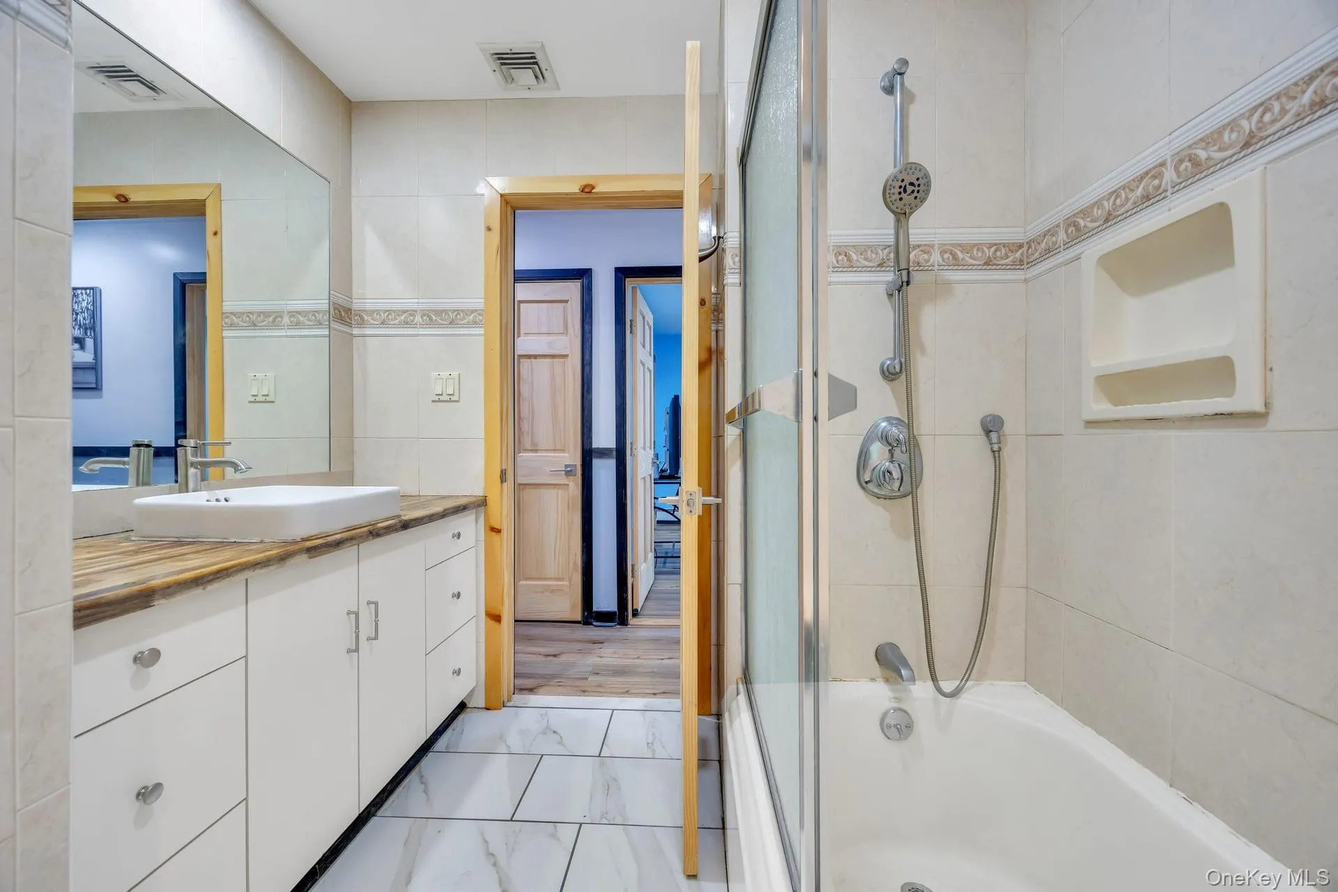 14 Russet Lane, Brookhaven, NY, 4 Bedrooms Bedrooms, 8 Rooms Rooms,2 BathroomsBathrooms,Residential,For Rent,Russet,0,1009166 14 Russet Lane, Brookhaven, NY, 4 Bedrooms Bedrooms, 8 Rooms Rooms,2 BathroomsBathrooms,Residential,For Rent,Russet,0,1009166