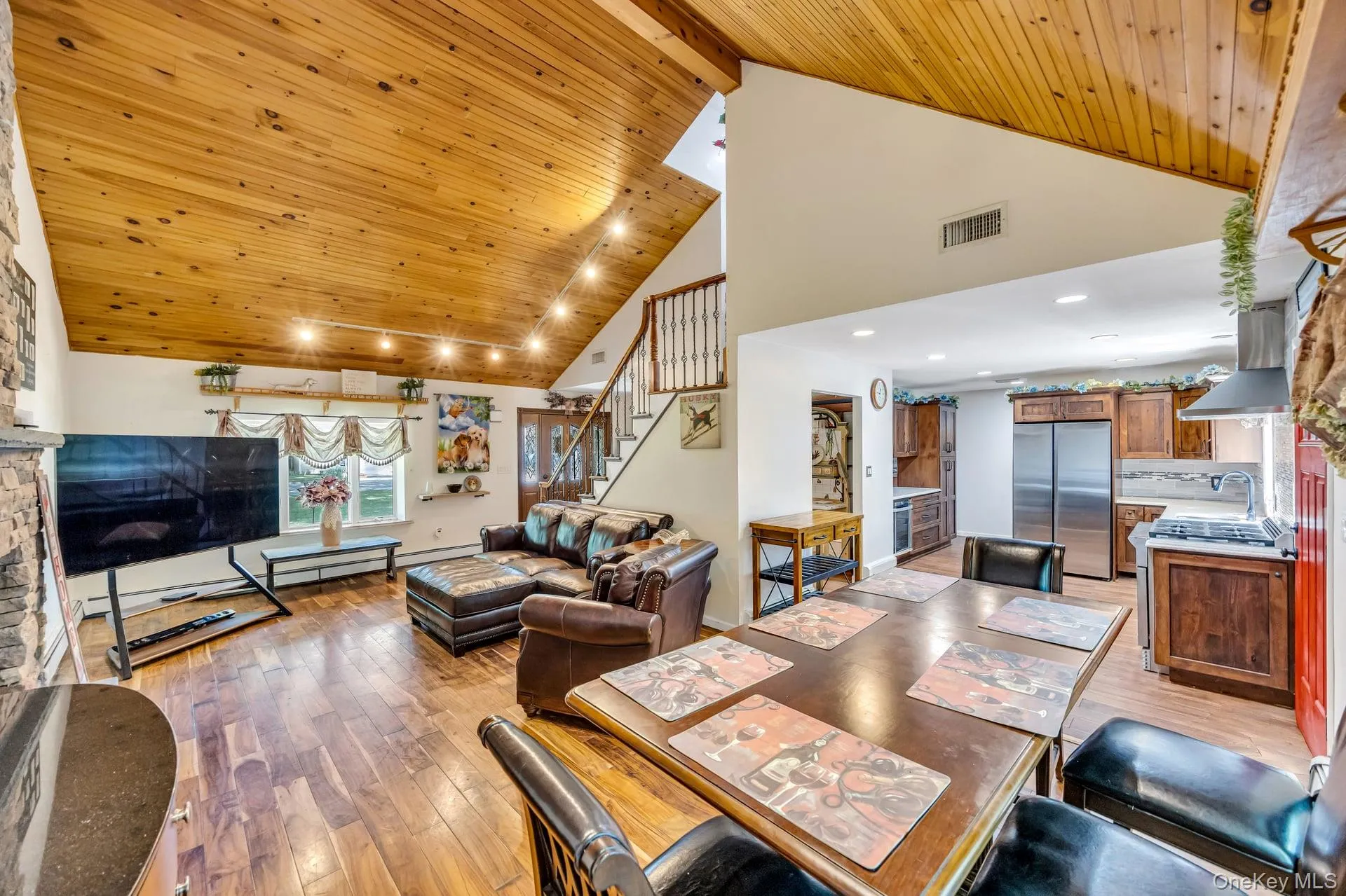 14 Russet Lane, Brookhaven, NY, 4 Bedrooms Bedrooms, 8 Rooms Rooms,2 BathroomsBathrooms,Residential,For Rent,Russet,0,1009166 14 Russet Lane, Brookhaven, NY, 4 Bedrooms Bedrooms, 8 Rooms Rooms,2 BathroomsBathrooms,Residential,For Rent,Russet,0,1009166