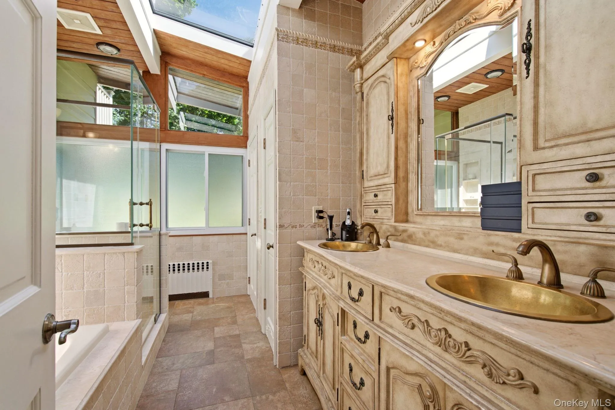 2 Fiddlers Green Drive, Huntington, NY, 5 Bedrooms Bedrooms, 11 Rooms Rooms,3 BathroomsBathrooms,Residential,For Rent,Fiddlers Green,0,KEY1009173 2 Fiddlers Green Drive, Huntington, NY, 5 Bedrooms Bedrooms, 11 Rooms Rooms,3 BathroomsBathrooms,Residential,For Rent,Fiddlers Green,0,KEY1009173