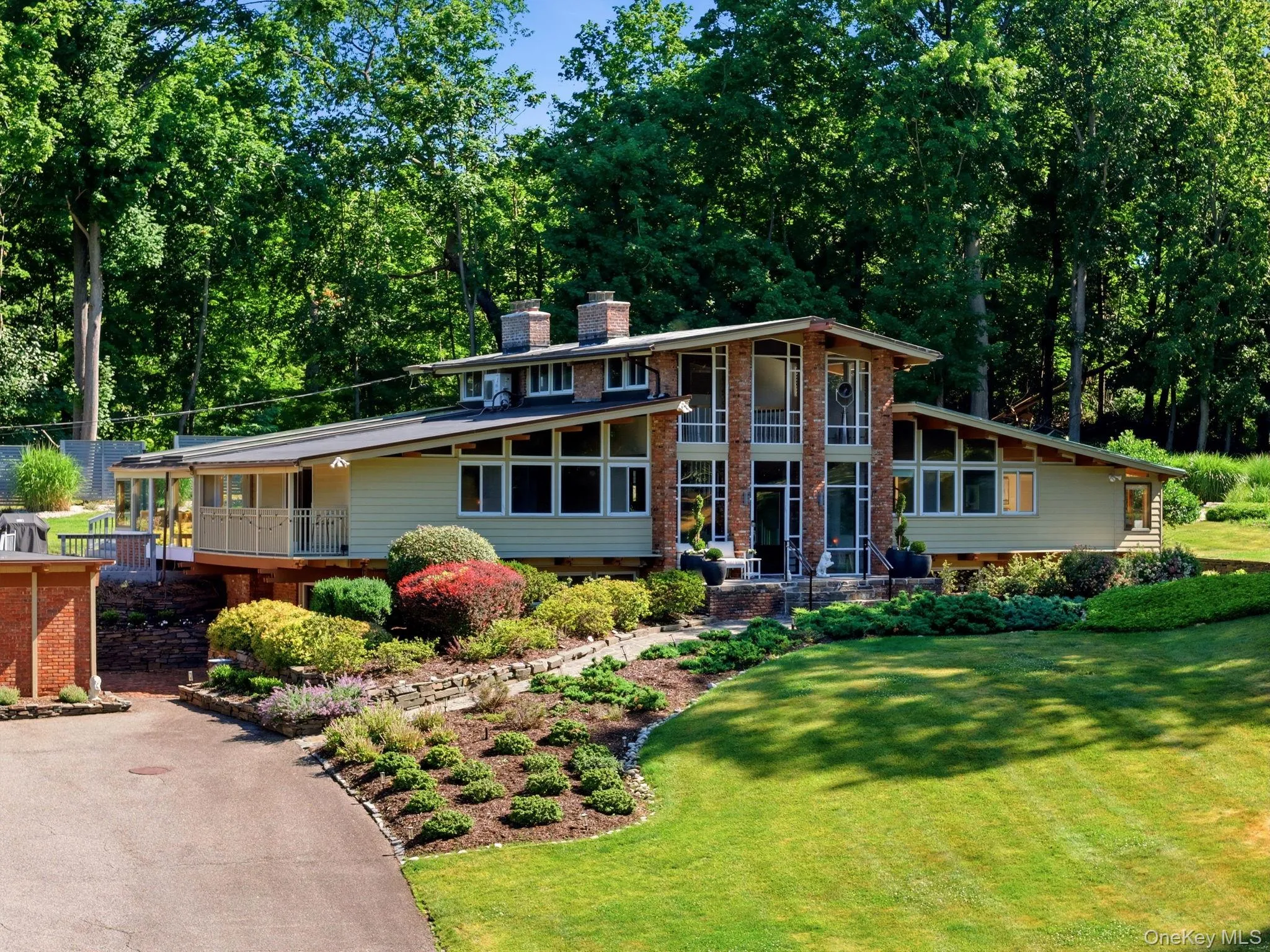 2 Fiddlers Green Drive, Huntington, NY, 5 Bedrooms Bedrooms, 11 Rooms Rooms,3 BathroomsBathrooms,Residential,For Rent,Fiddlers Green,0,KEY1009173 2 Fiddlers Green Drive, Huntington, NY, 5 Bedrooms Bedrooms, 11 Rooms Rooms,3 BathroomsBathrooms,Residential,For Rent,Fiddlers Green,0,KEY1009173