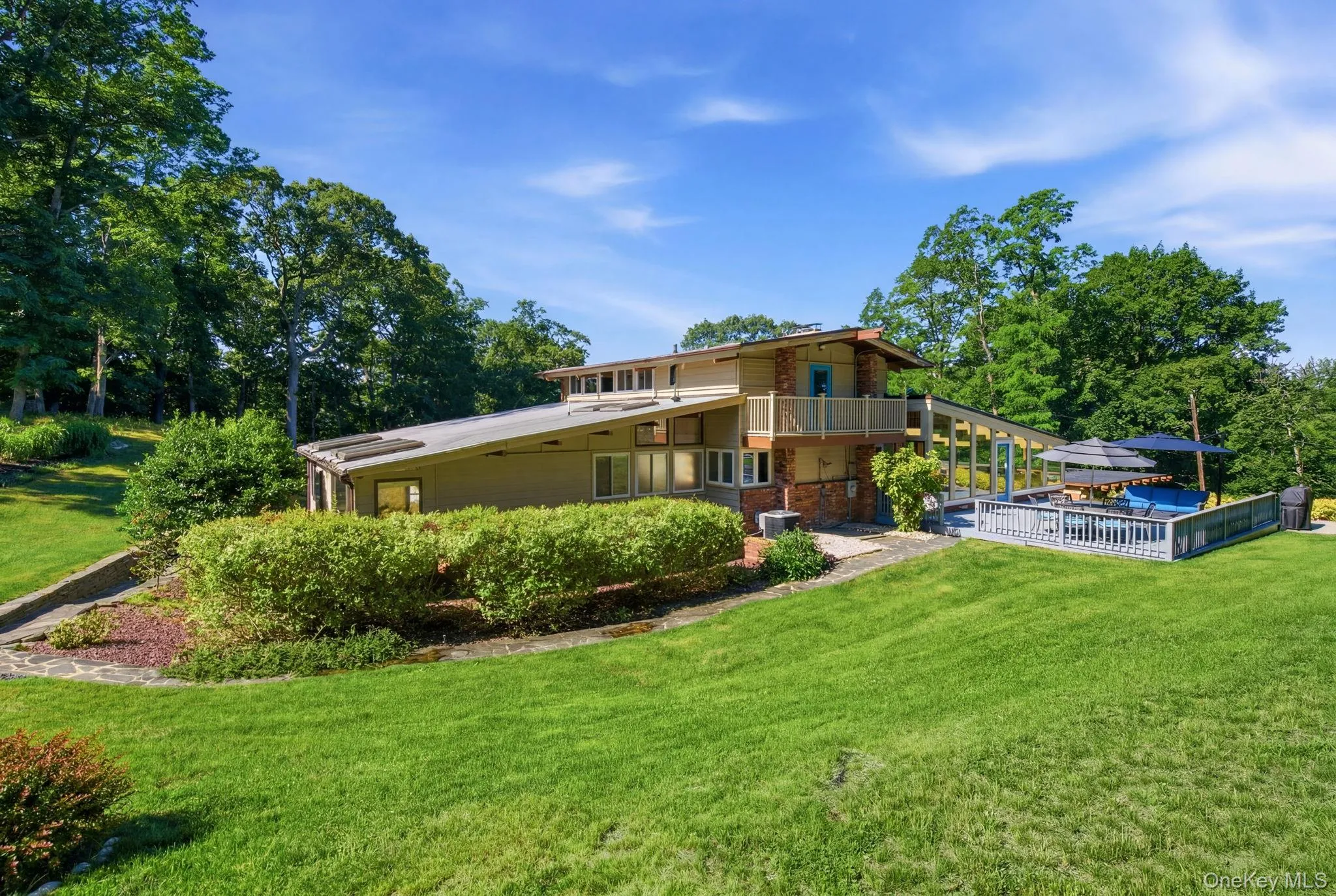 2 Fiddlers Green Drive, Huntington, NY, 5 Bedrooms Bedrooms, 11 Rooms Rooms,3 BathroomsBathrooms,Residential,For Rent,Fiddlers Green,0,KEY1009173 2 Fiddlers Green Drive, Huntington, NY, 5 Bedrooms Bedrooms, 11 Rooms Rooms,3 BathroomsBathrooms,Residential,For Rent,Fiddlers Green,0,KEY1009173
