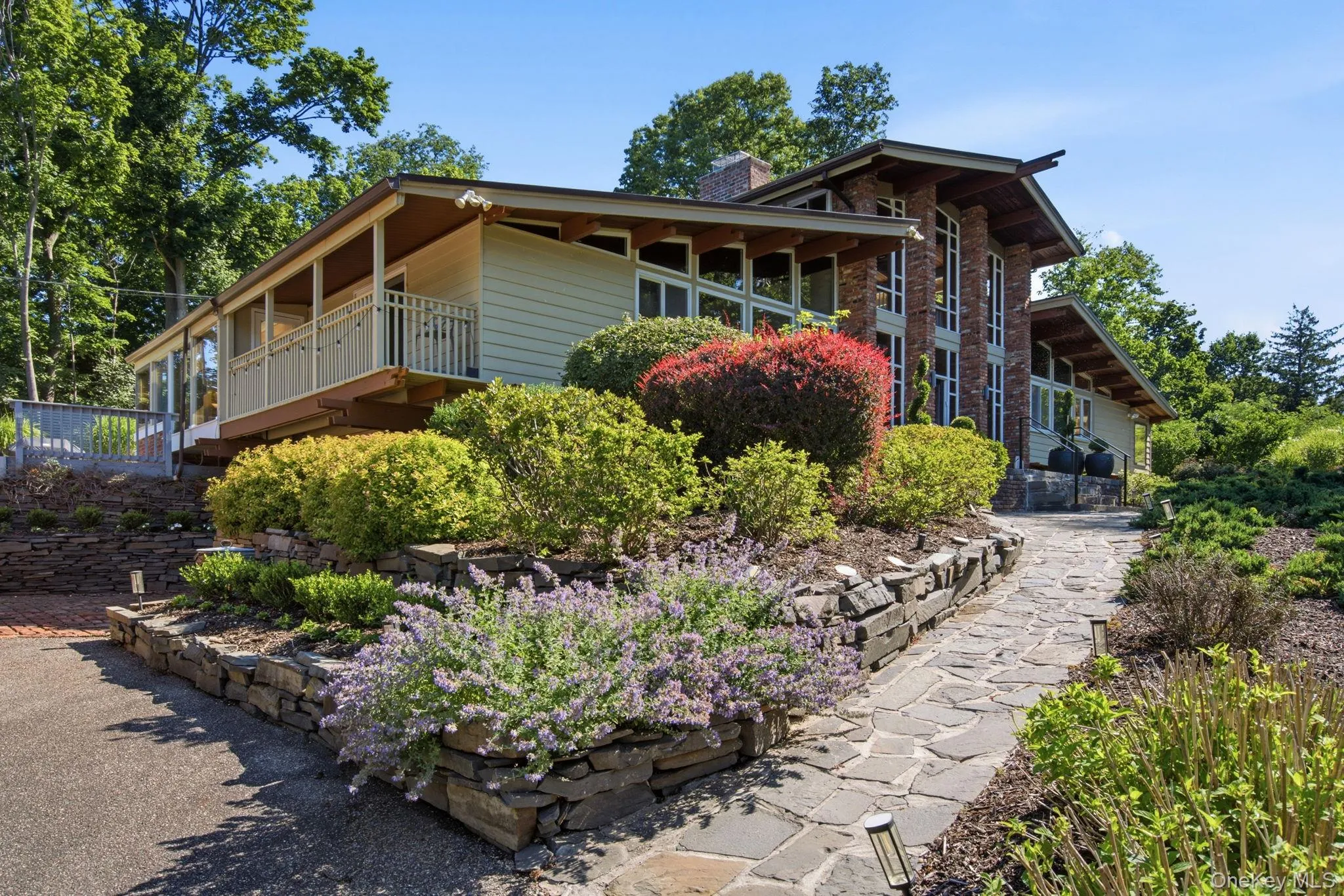 2 Fiddlers Green Drive, Huntington, NY, 5 Bedrooms Bedrooms, 11 Rooms Rooms,3 BathroomsBathrooms,Residential,For Rent,Fiddlers Green,0,KEY1009173 2 Fiddlers Green Drive, Huntington, NY, 5 Bedrooms Bedrooms, 11 Rooms Rooms,3 BathroomsBathrooms,Residential,For Rent,Fiddlers Green,0,KEY1009173