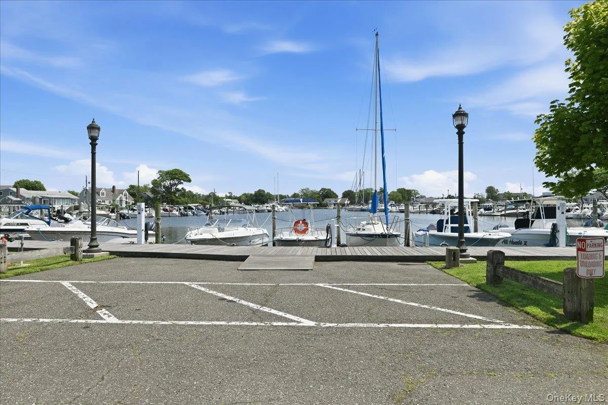 PARK MARINA... PARK MARINA...