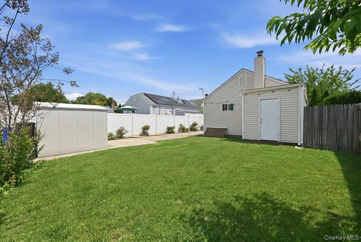 12 Annuskemunnica Road, Babylon, NY, 2 Bedrooms Bedrooms, 4 Rooms Rooms,1 BathroomBathrooms,Residential,For Rent,Annuskemunnica,0,1009176 12 Annuskemunnica Road, Babylon, NY, 2 Bedrooms Bedrooms, 4 Rooms Rooms,1 BathroomBathrooms,Residential,For Rent,Annuskemunnica,0,1009176