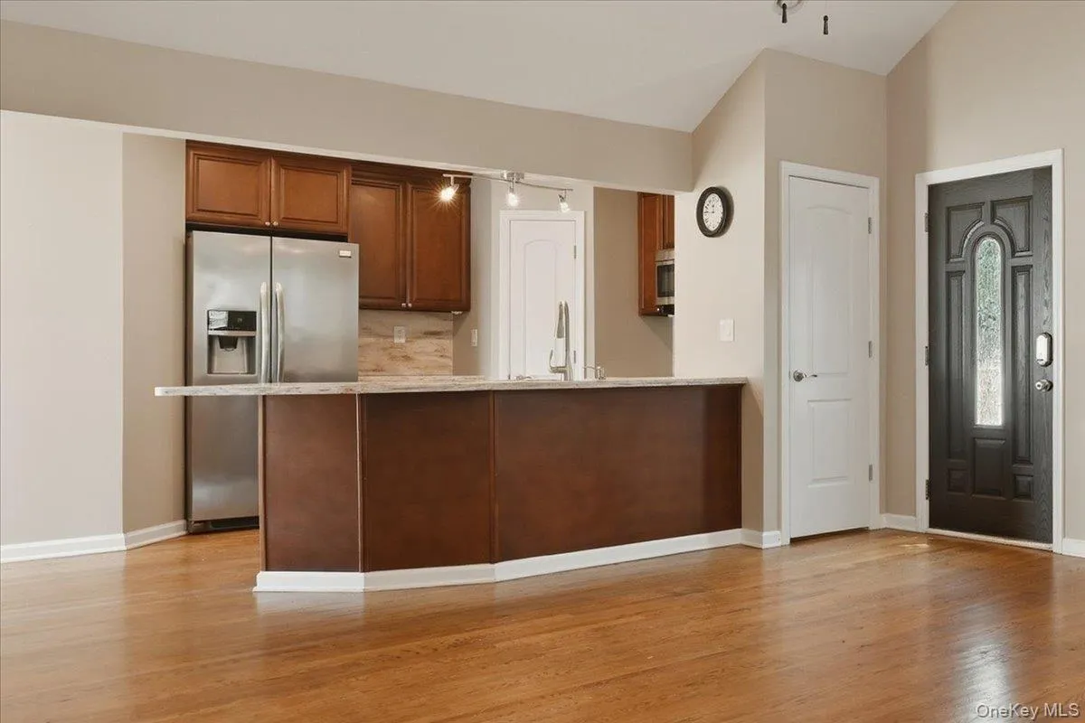 12 Annuskemunnica Road, Babylon, NY, 2 Bedrooms Bedrooms, 4 Rooms Rooms,1 BathroomBathrooms,Residential,For Rent,Annuskemunnica,0,1009176 12 Annuskemunnica Road, Babylon, NY, 2 Bedrooms Bedrooms, 4 Rooms Rooms,1 BathroomBathrooms,Residential,For Rent,Annuskemunnica,0,1009176