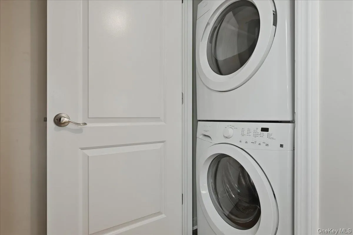 12 Annuskemunnica Road, Babylon, NY, 2 Bedrooms Bedrooms, 4 Rooms Rooms,1 BathroomBathrooms,Residential,For Rent,Annuskemunnica,0,1009176 12 Annuskemunnica Road, Babylon, NY, 2 Bedrooms Bedrooms, 4 Rooms Rooms,1 BathroomBathrooms,Residential,For Rent,Annuskemunnica,0,1009176