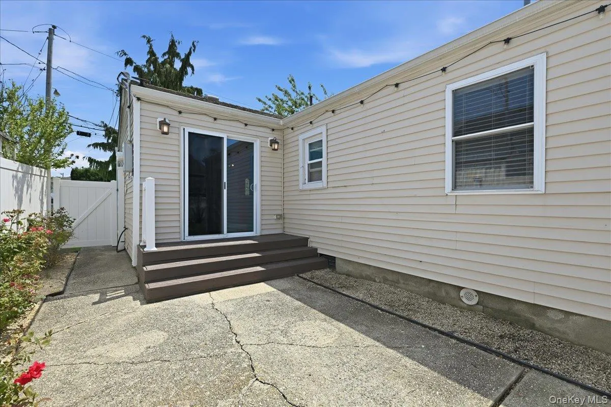 12 Annuskemunnica Road, Babylon, NY, 2 Bedrooms Bedrooms, 4 Rooms Rooms,1 BathroomBathrooms,Residential,For Rent,Annuskemunnica,0,1009176 12 Annuskemunnica Road, Babylon, NY, 2 Bedrooms Bedrooms, 4 Rooms Rooms,1 BathroomBathrooms,Residential,For Rent,Annuskemunnica,0,1009176