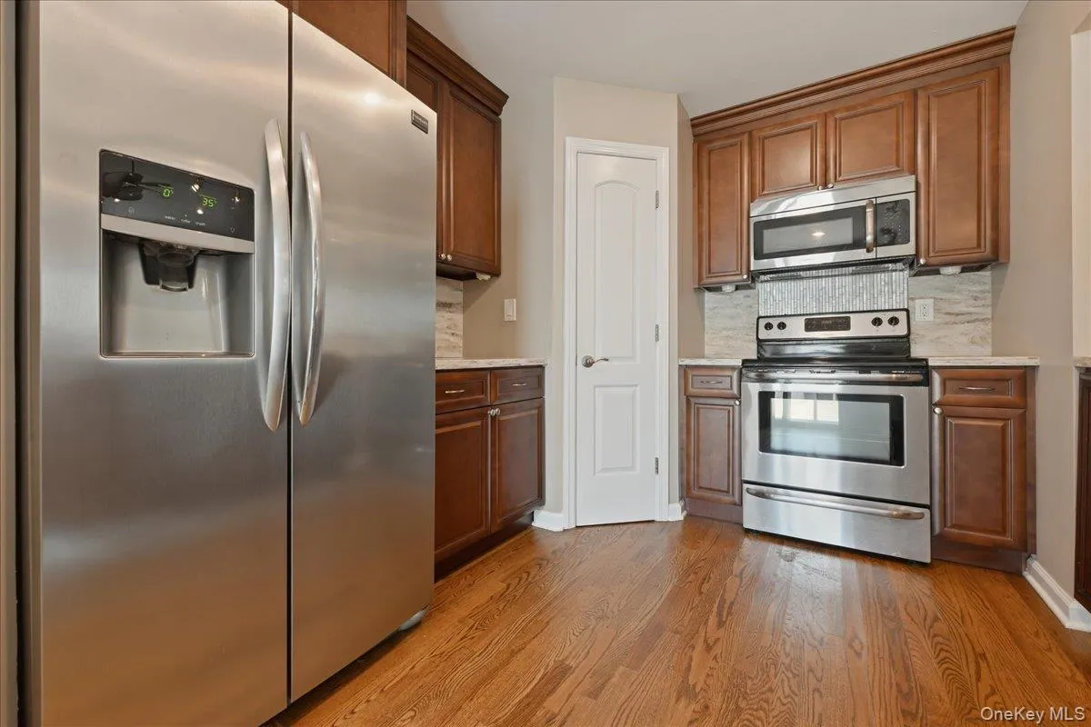 12 Annuskemunnica Road, Babylon, NY, 2 Bedrooms Bedrooms, 4 Rooms Rooms,1 BathroomBathrooms,Residential,For Rent,Annuskemunnica,0,1009176 12 Annuskemunnica Road, Babylon, NY, 2 Bedrooms Bedrooms, 4 Rooms Rooms,1 BathroomBathrooms,Residential,For Rent,Annuskemunnica,0,1009176