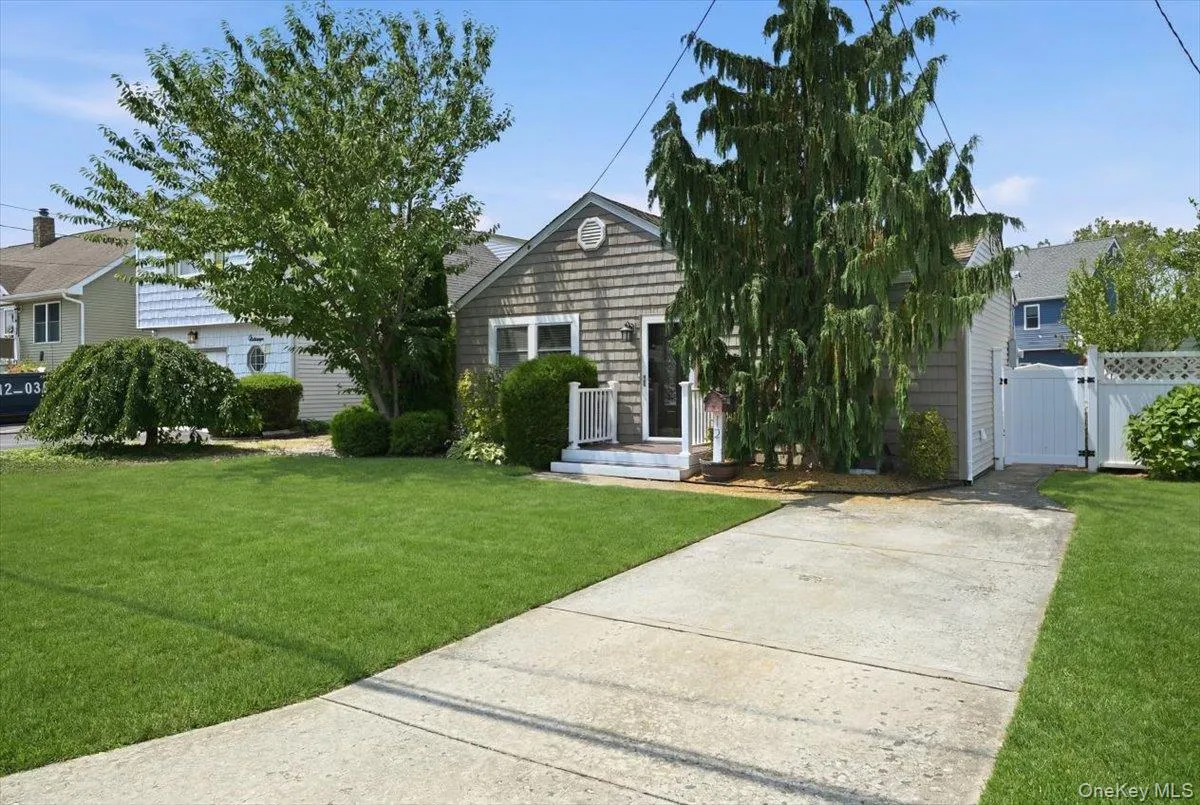 12 Annuskemunnica Road, Babylon, NY, 2 Bedrooms Bedrooms, 4 Rooms Rooms,1 BathroomBathrooms,Residential,For Rent,Annuskemunnica,0,1009176 12 Annuskemunnica Road, Babylon, NY, 2 Bedrooms Bedrooms, 4 Rooms Rooms,1 BathroomBathrooms,Residential,For Rent,Annuskemunnica,0,1009176