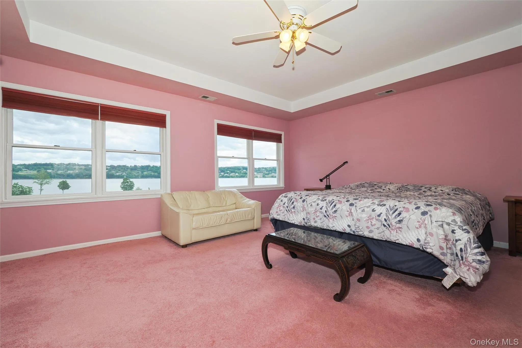 Large ensuite Primary BR with WIC. Large ensuite Primary BR with WIC.