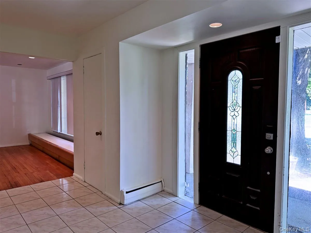 43 Gail Drive, Clarkstown, NY, 4 Bedrooms Bedrooms, 12 Rooms Rooms,2 BathroomsBathrooms,Residential,For Rent,Gail,0,1009190 43 Gail Drive, Clarkstown, NY, 4 Bedrooms Bedrooms, 12 Rooms Rooms,2 BathroomsBathrooms,Residential,For Rent,Gail,0,1009190