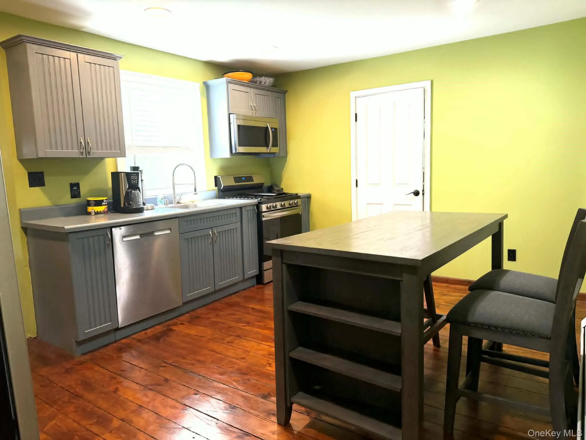 14 Allen Lane, Ramapo, NY, 2 Bedrooms Bedrooms, 7 Rooms Rooms,1 BathroomBathrooms,Residential Lease,For Rent,Allen,0,1009192 14 Allen Lane, Ramapo, NY, 2 Bedrooms Bedrooms, 7 Rooms Rooms,1 BathroomBathrooms,Residential Lease,For Rent,Allen,0,1009192