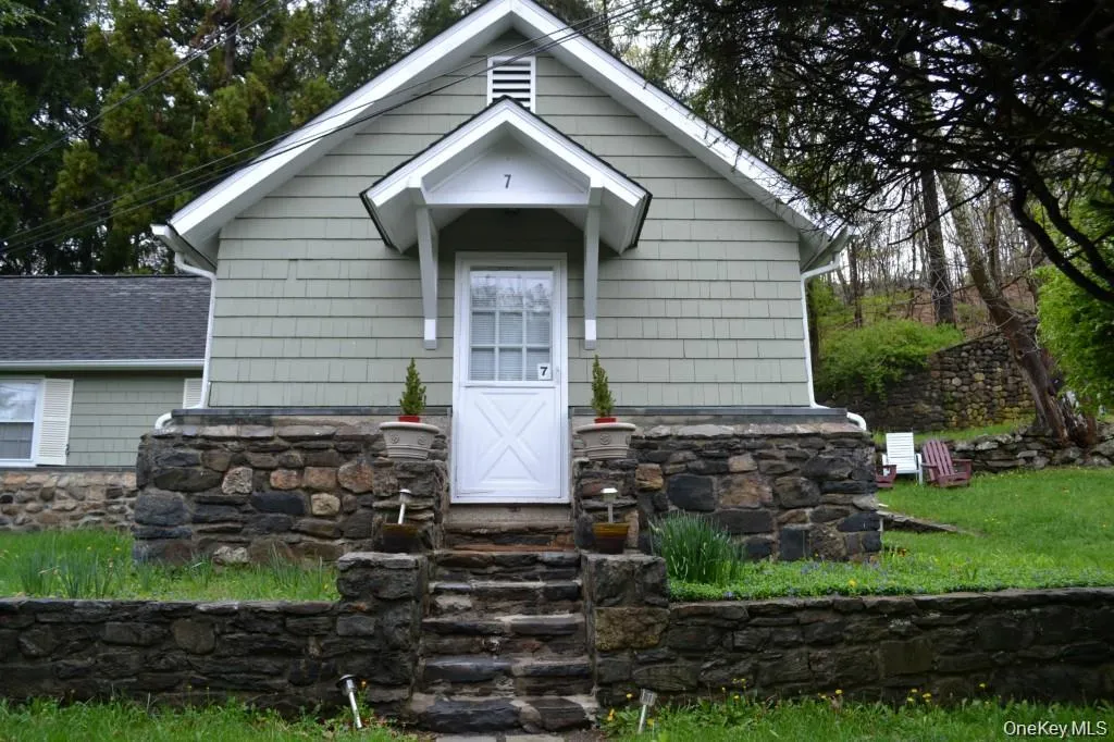 205 Waccabuc Road, Lewisboro, NY, 2 Bedrooms Bedrooms, 4 Rooms Rooms,1 BathroomBathrooms,Residential Lease,For Rent,Waccabuc,0,1009195 205 Waccabuc Road, Lewisboro, NY, 2 Bedrooms Bedrooms, 4 Rooms Rooms,1 BathroomBathrooms,Residential Lease,For Rent,Waccabuc,0,1009195